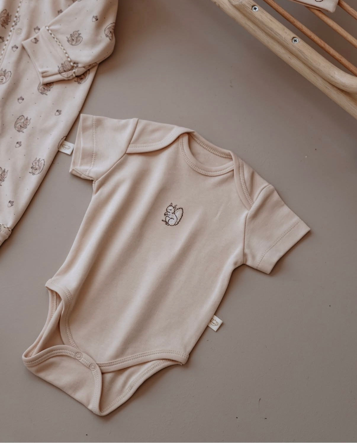 Set Materniteti 4-Pjese – "Beige Squirrel"