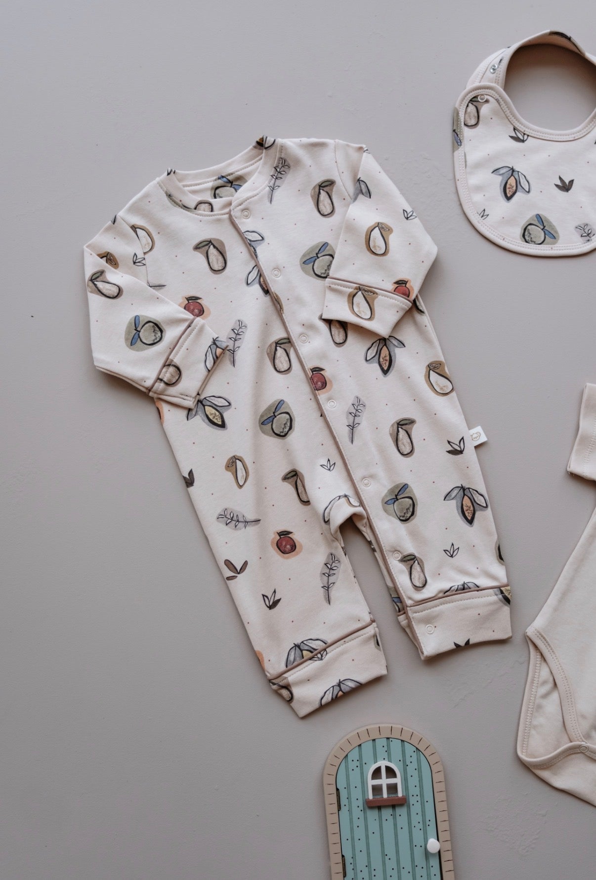 Set Materniteti 4-Pjese – "Beige Fruits"