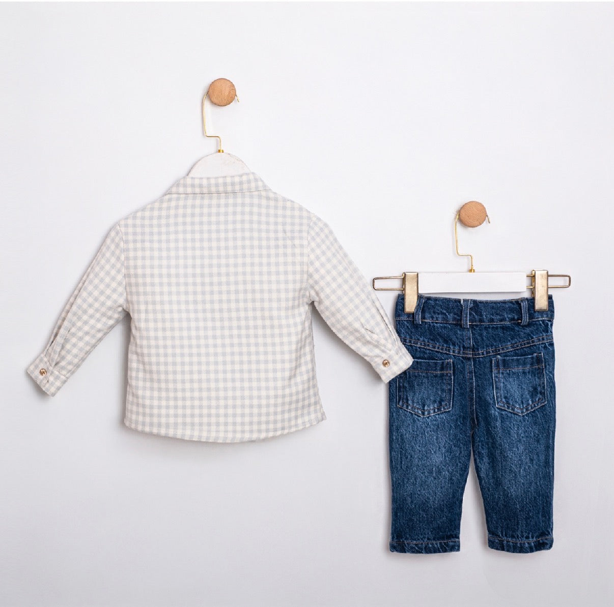 Kostum Elegante për Djem – Stil dhe 100% Pambuk