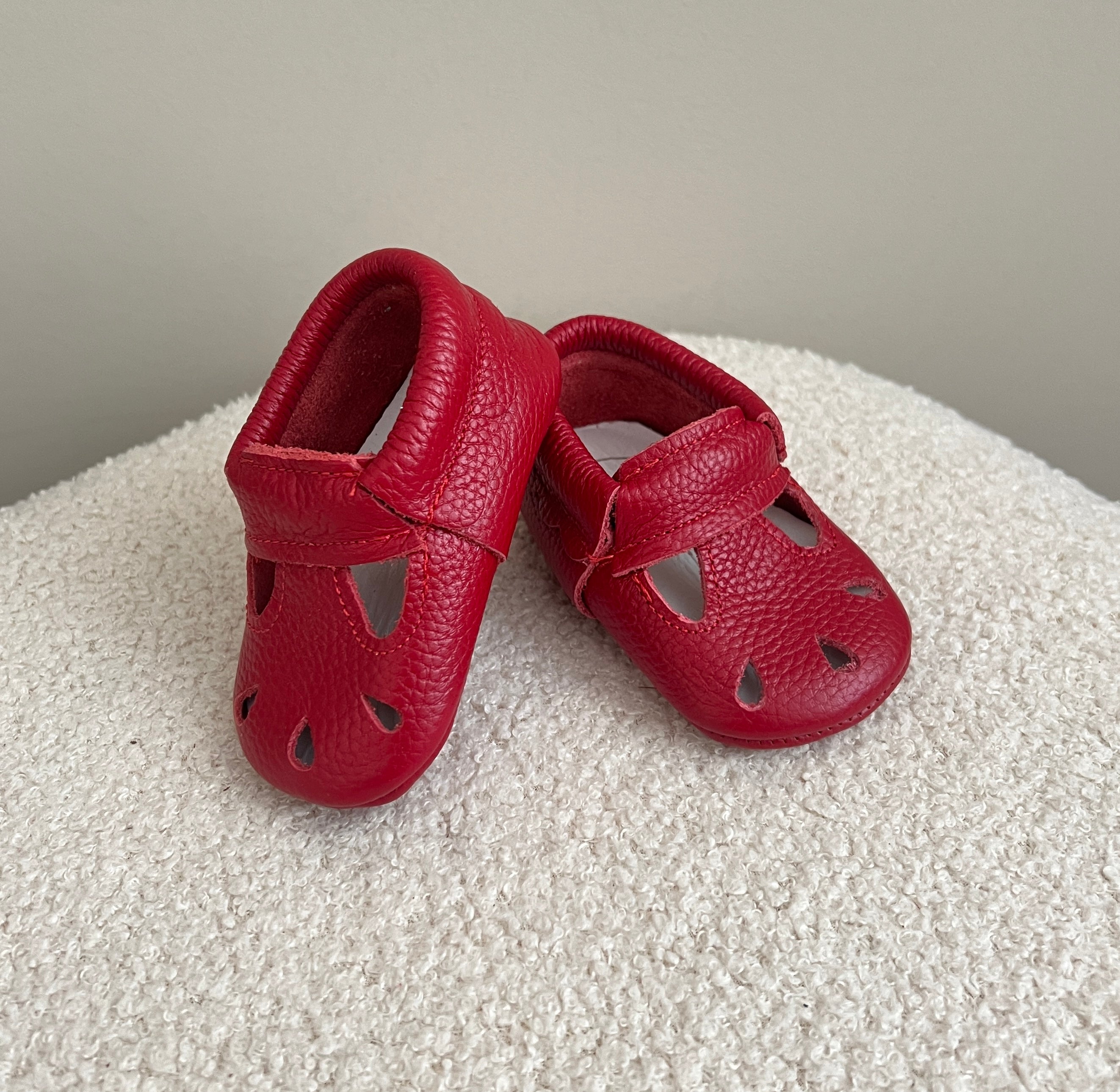 Sandale/Pupa Te Kuqe 100% Lekure- Red