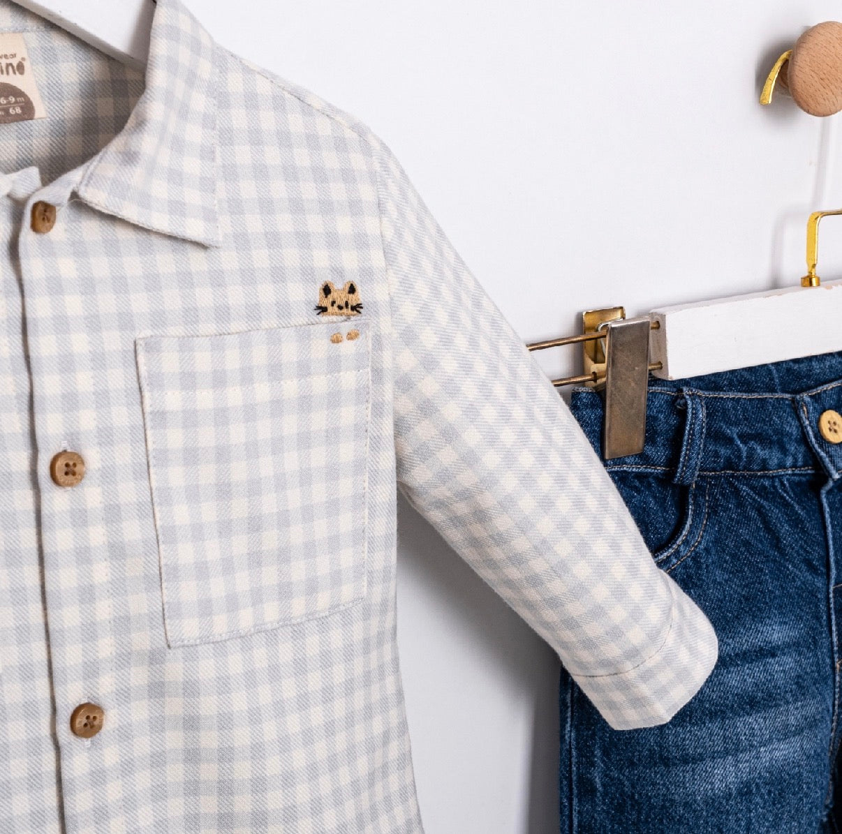 Kostum Elegante për Djem – Stil dhe 100% Pambuk