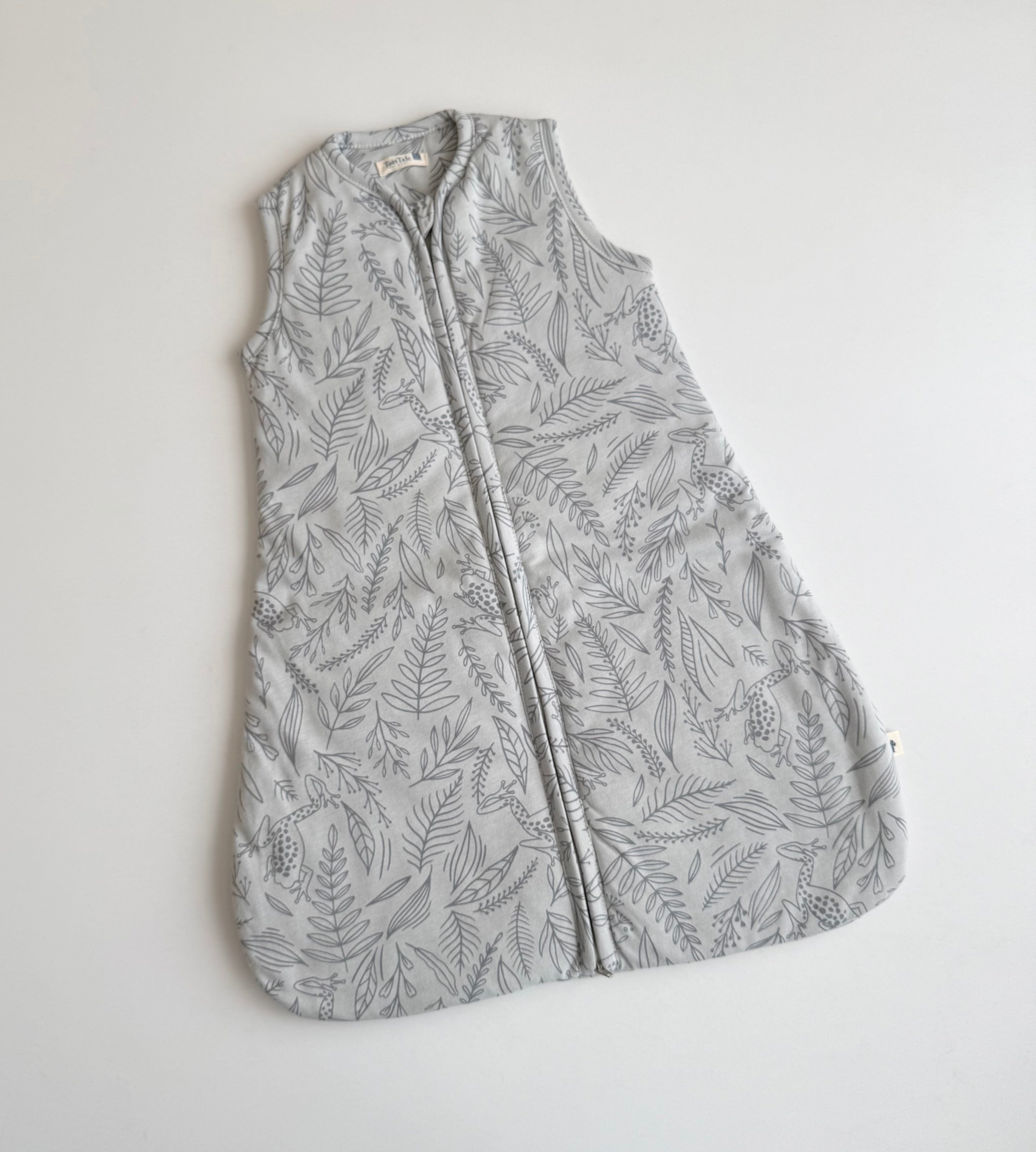 Thes Gjumi per Bebet "Little Frog Navy" – 100% Pambuk, 2.5 TOG