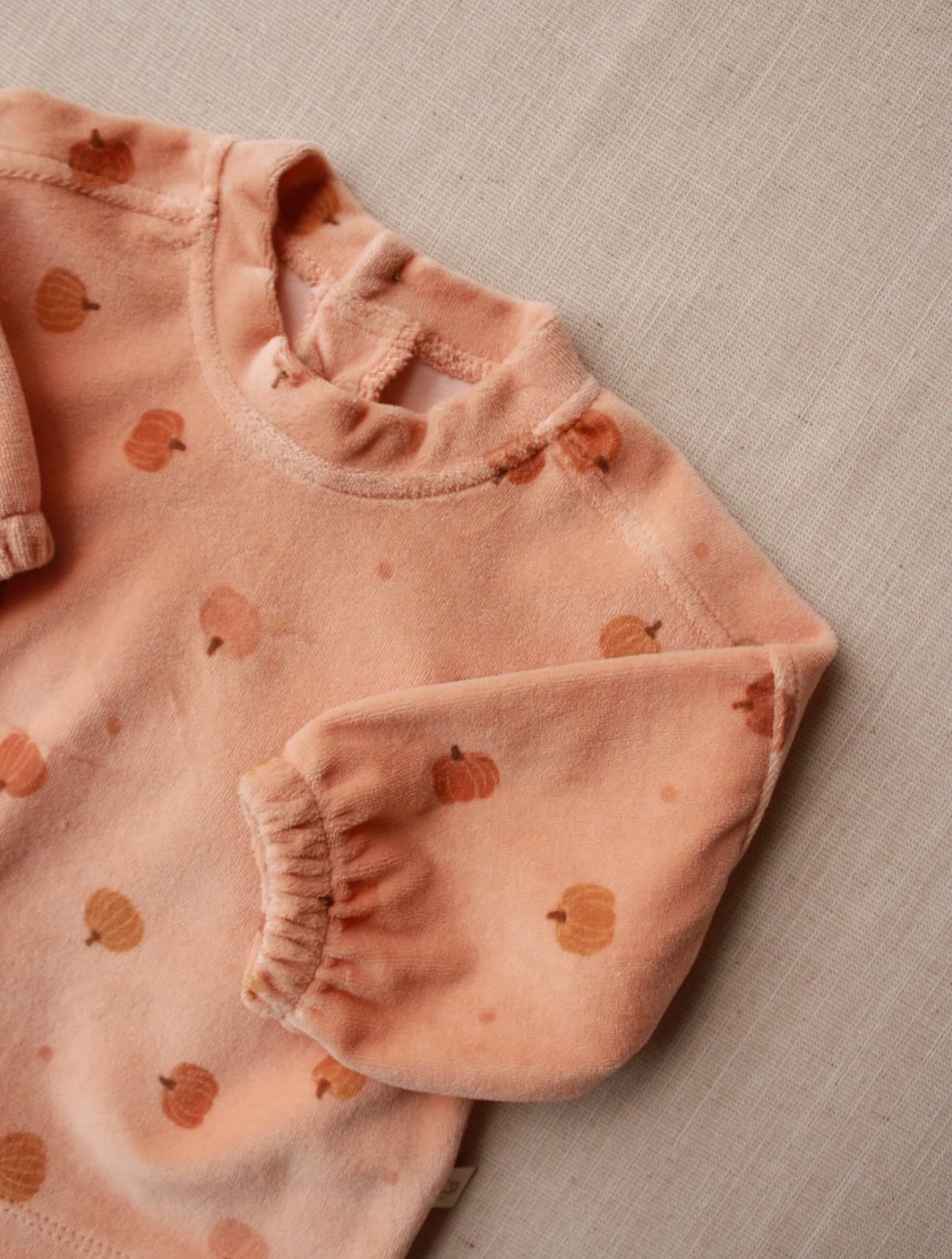 Kostum Velvet Roze e Mbyllur