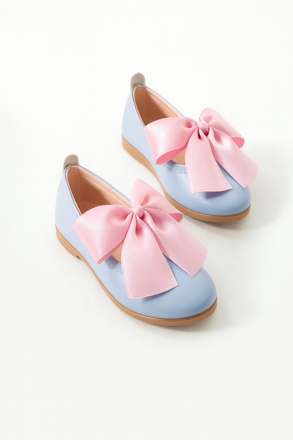 Kepuce Blu me Fjongo te Madhe Sateni – Blu Pastel / Roze