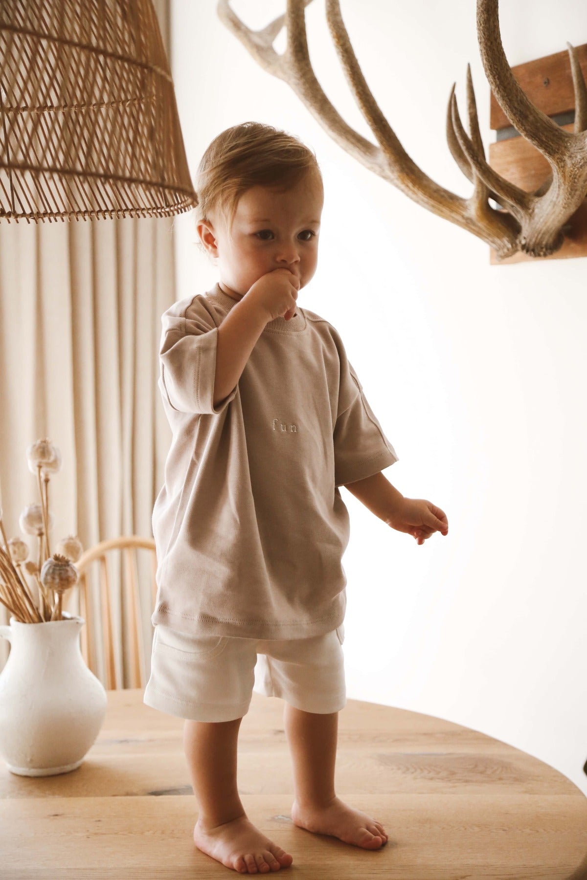 Bluze me Menge te Shkurta "FUN" – Bezhe Neutrale - "Stil Oversized"