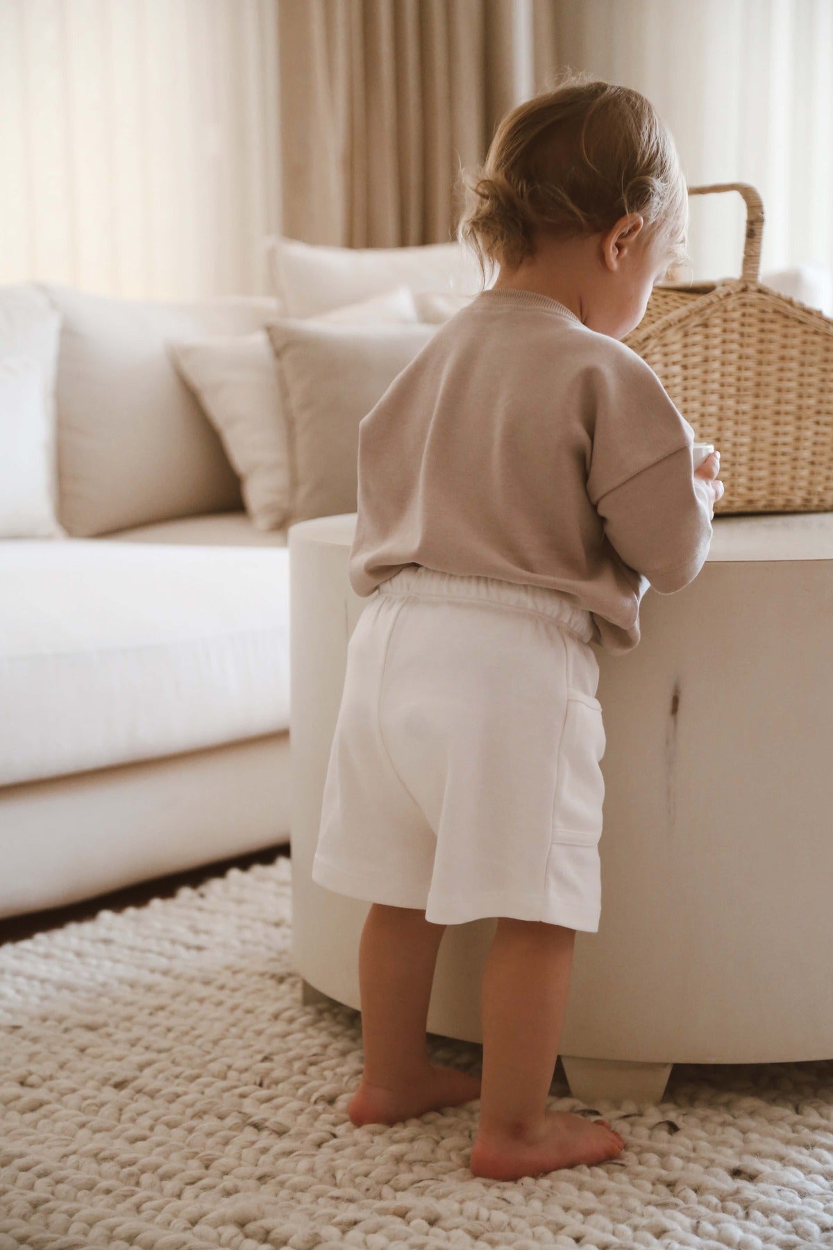 Bluze me Menge te Shkurta "FUN" – Bezhe Neutrale - "Stil Oversized"