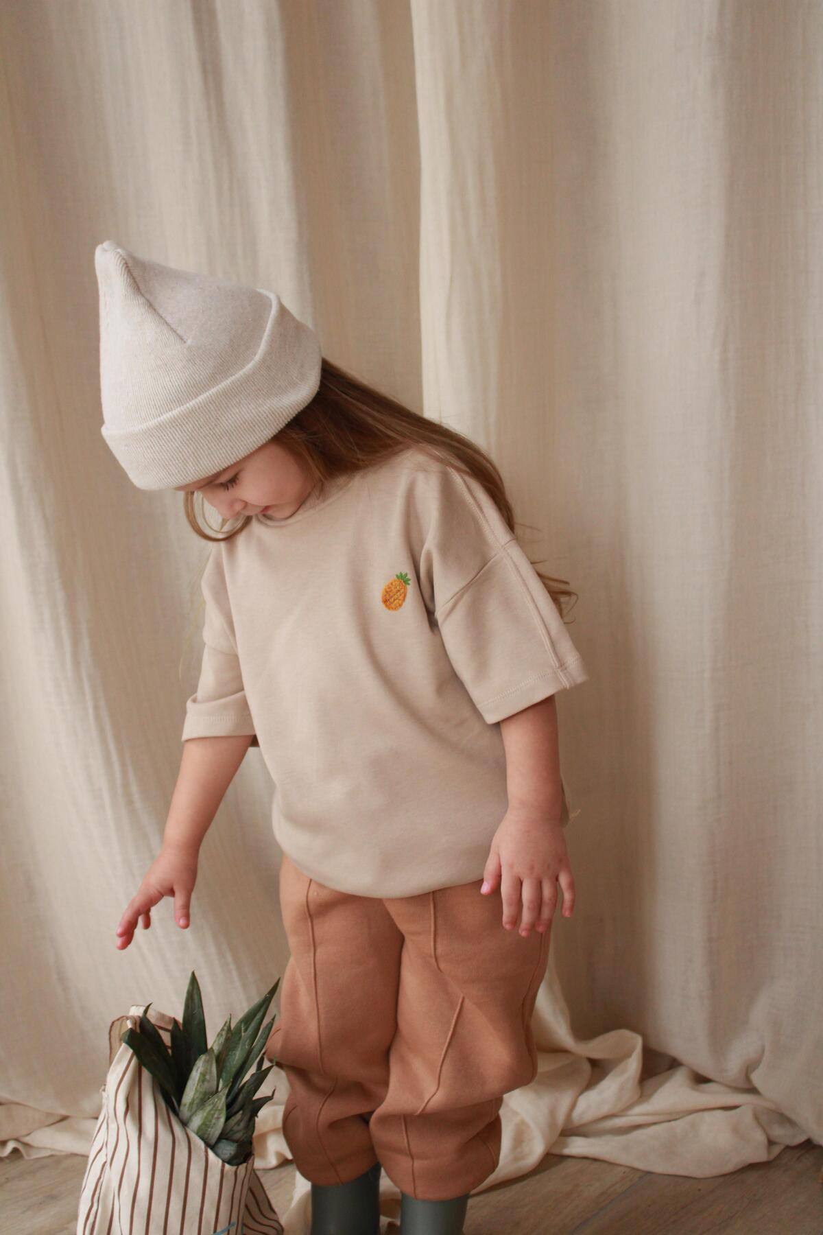 Bluze me Menge te Shkurta me Ananas – Ngjyrë Bezhe Natyrale – Stil Oversized