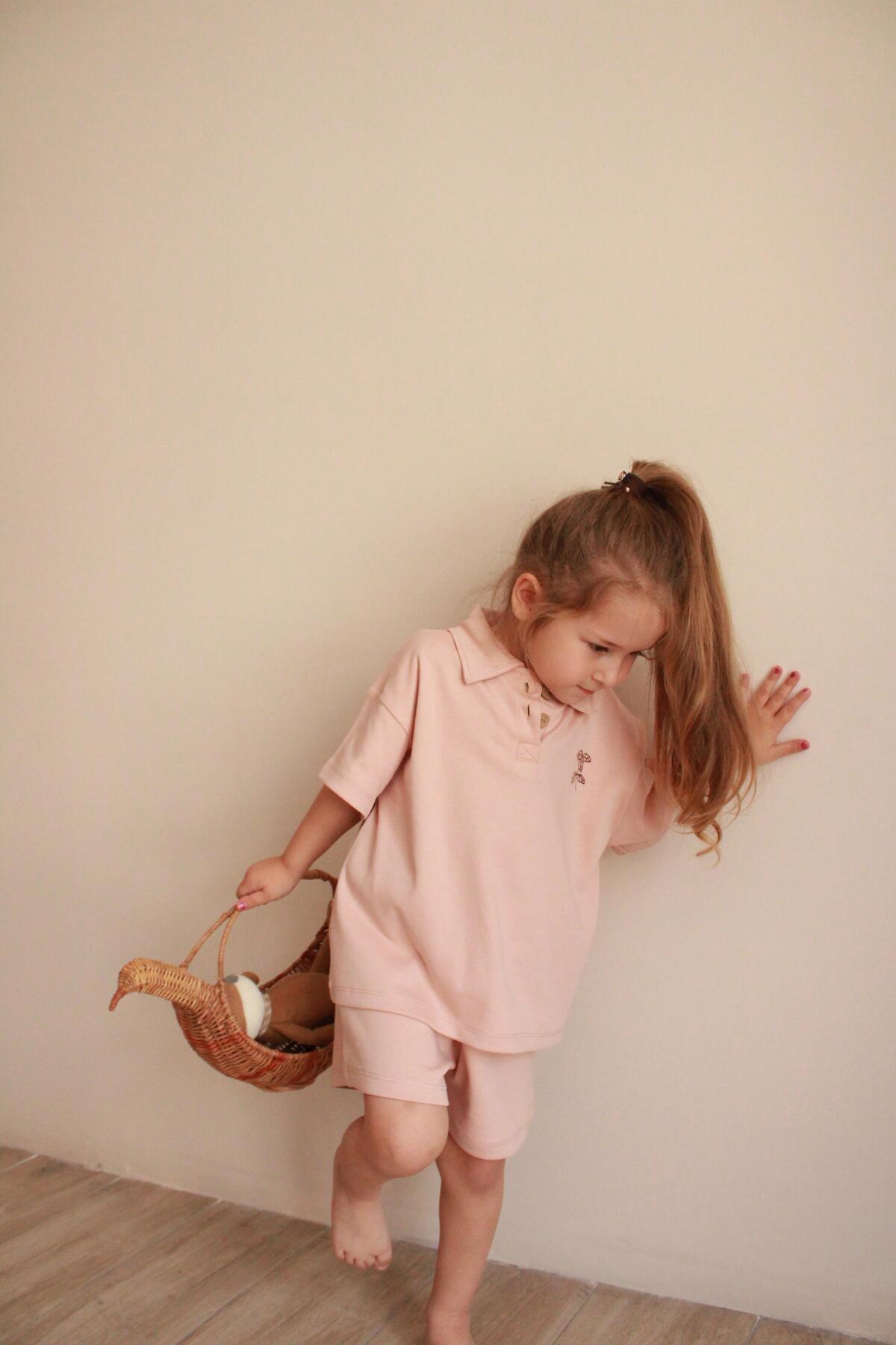 Kostum Veror Roze – Bluze Polo dhe Tuta Roze e Pluhurosur