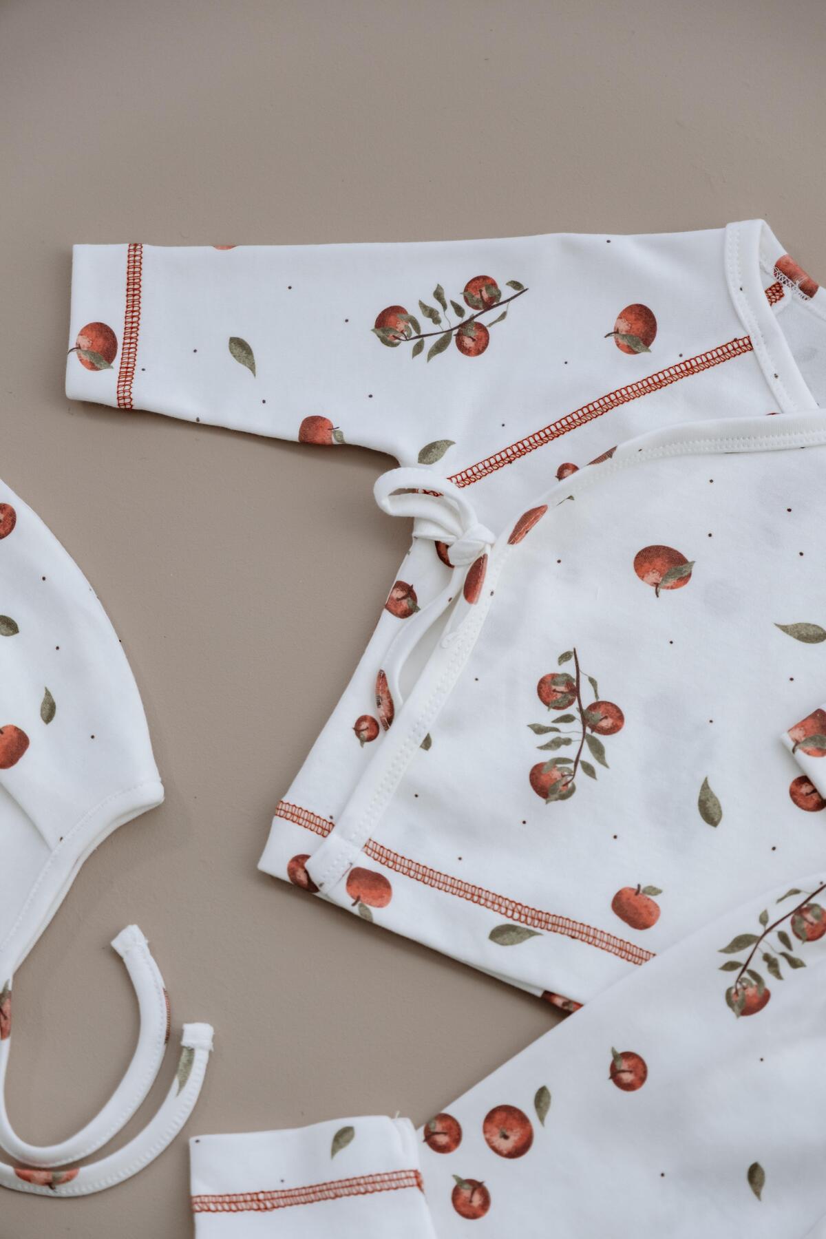 Set me 3-Pjese Me Fruta – Bluze, Tuta & Kapuc