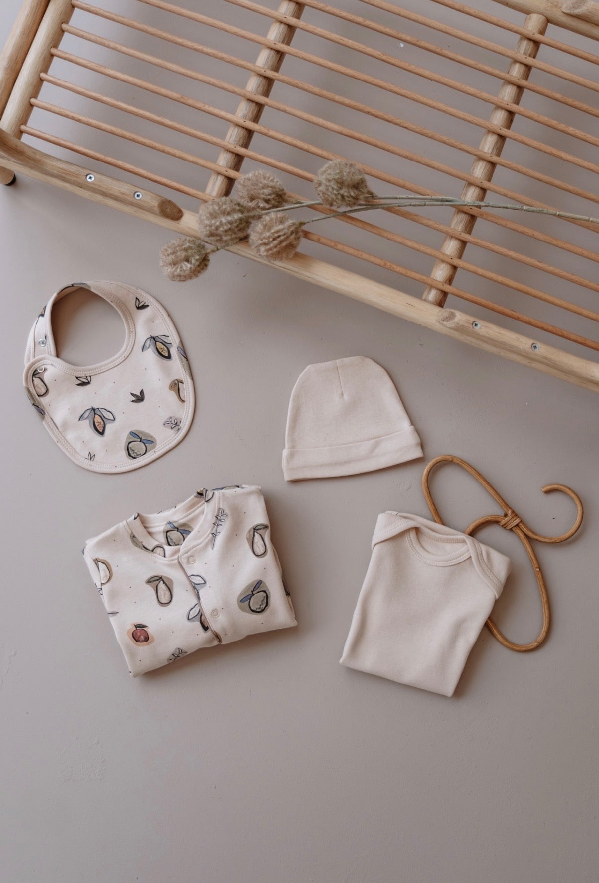 Set Materniteti 4-Pjese – "Beige Fruits"