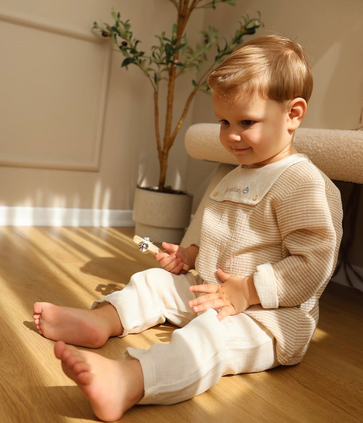Kostum me Dy Pjese ne Ngjyre Bezhe - "Little Sailor"