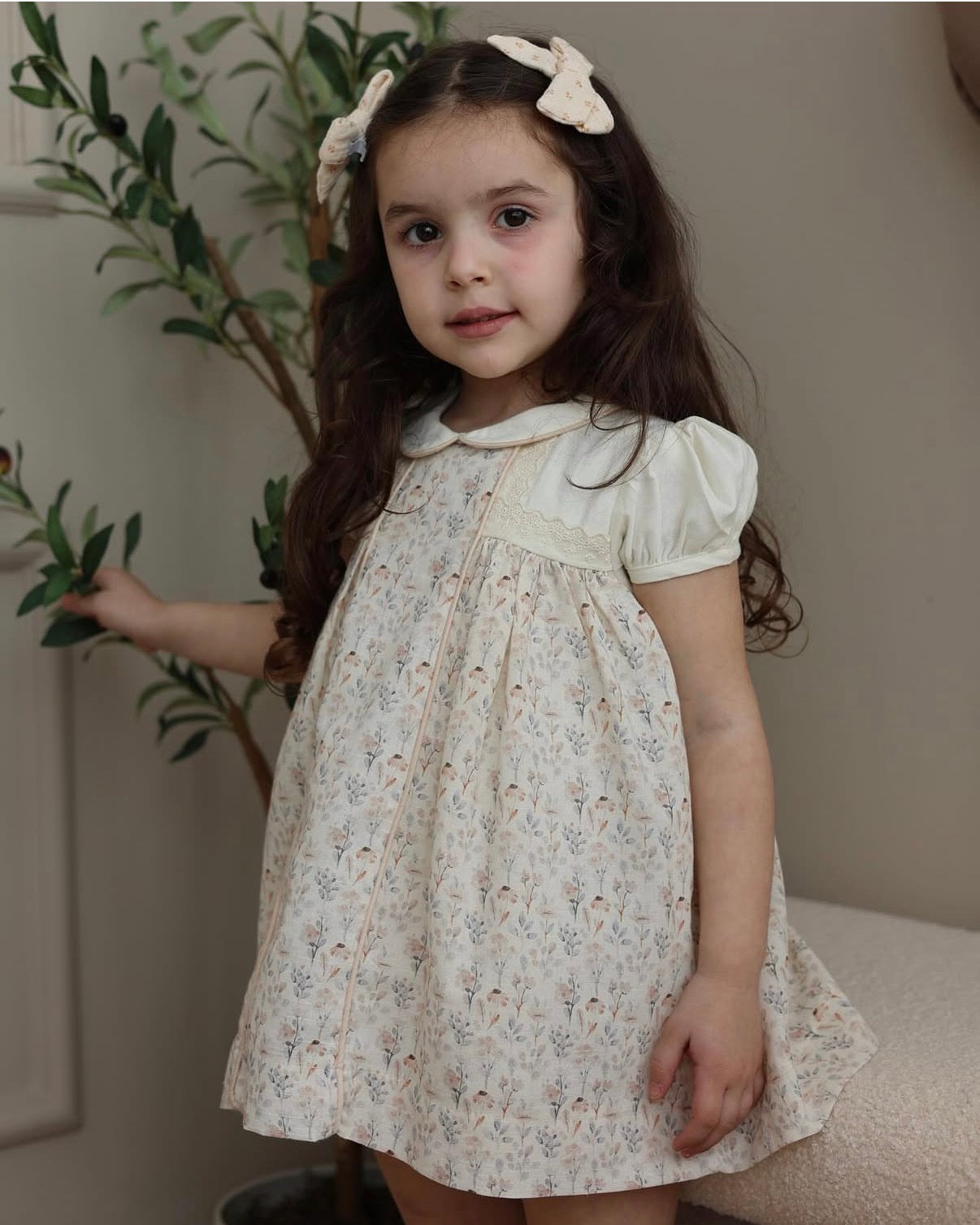 Fustan "Vintage Meadow" – me Menge Puff dhe Print Floral