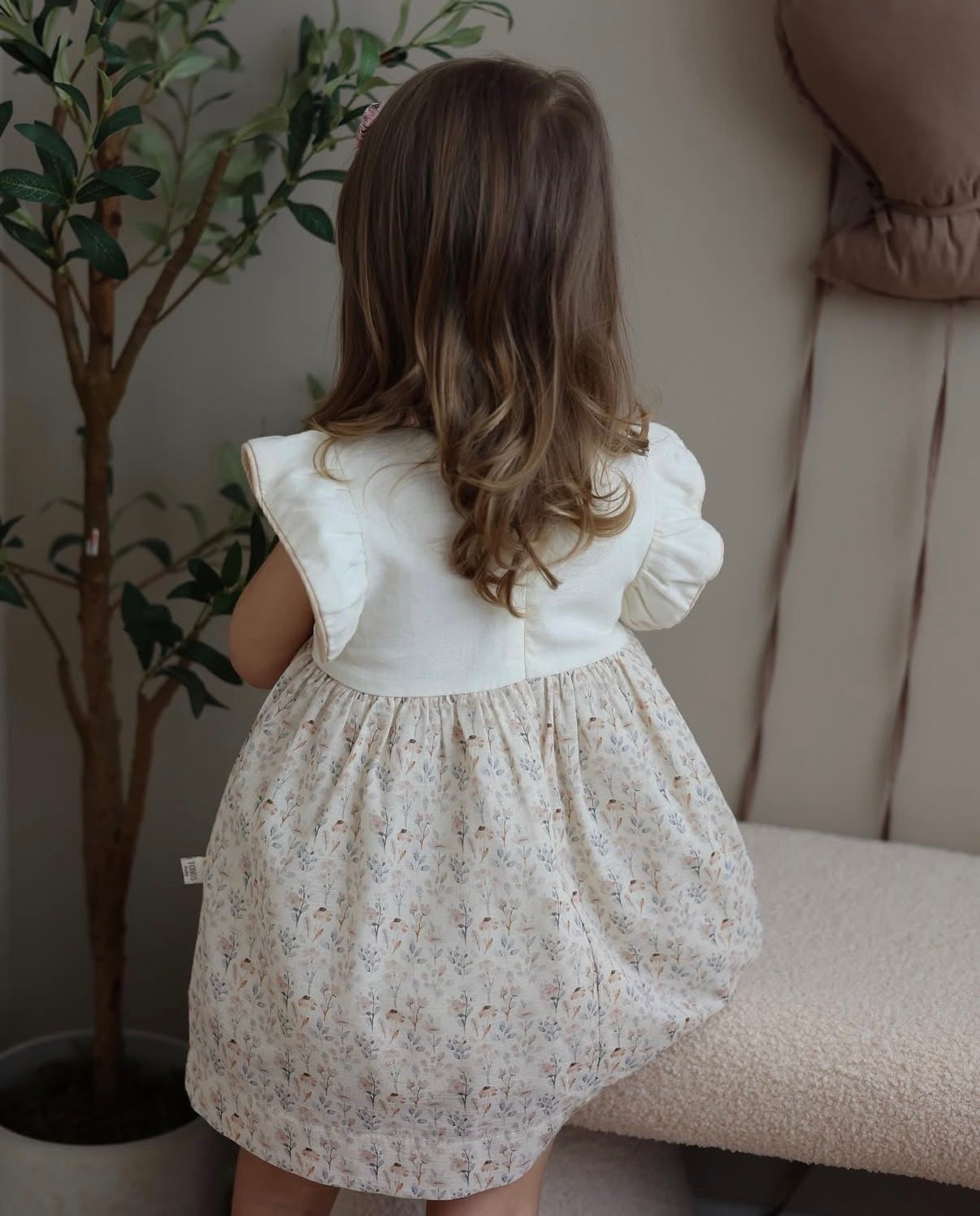 Fustan "Wildflower" Beige – me Menge Butterfly