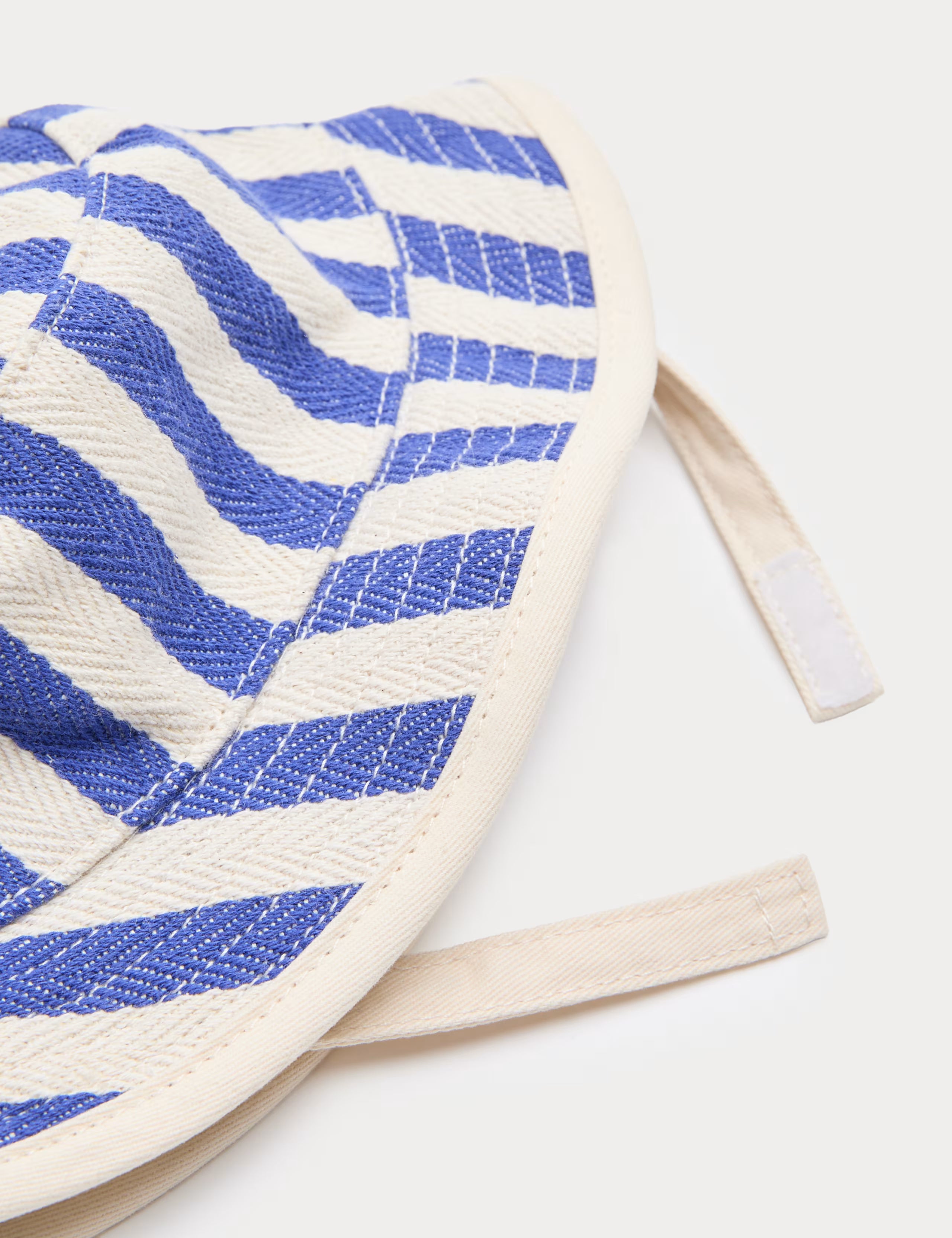 Kapele Bucket me Vija - Blue & Cream