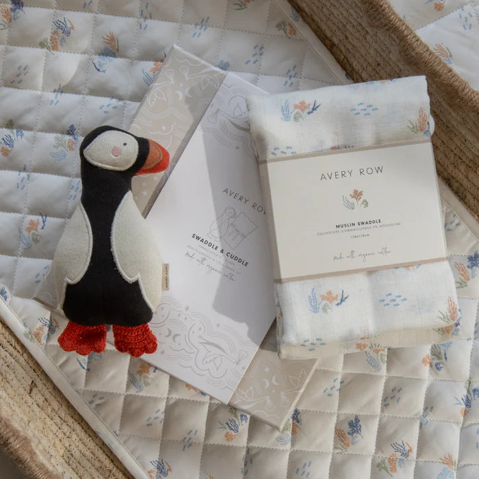 Set Dhuratë për Beben "Swaddle & Cuddle"