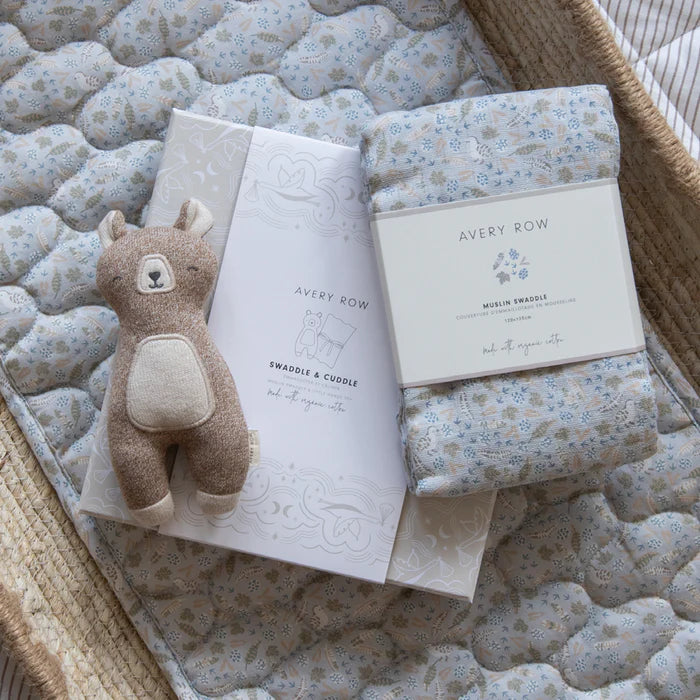 Set Dhuratë për Beben "Swaddle & Cuddle"