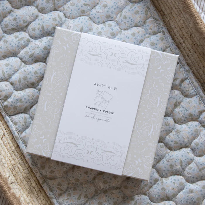 Set Dhuratë për Beben "Swaddle & Cuddle"