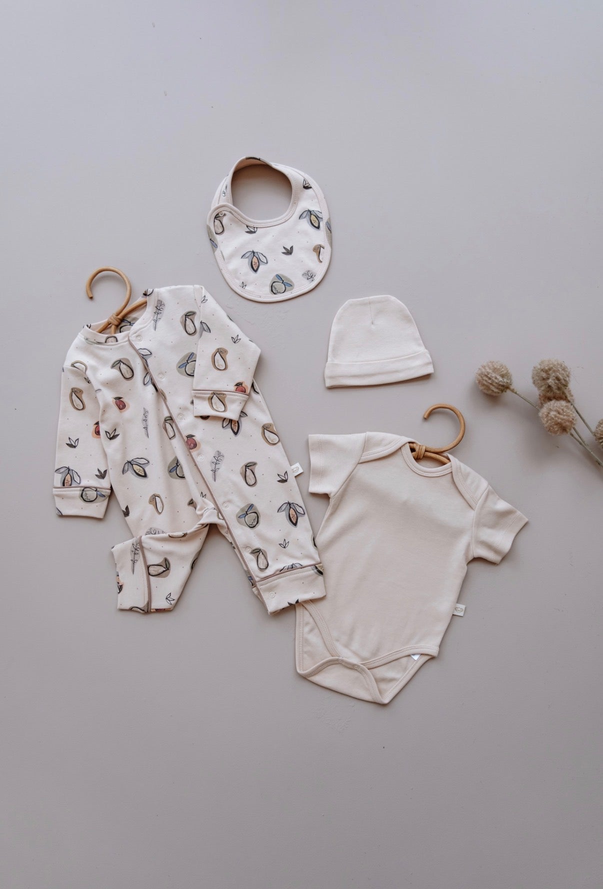 Set Materniteti 4-Pjese – "Beige Fruits"