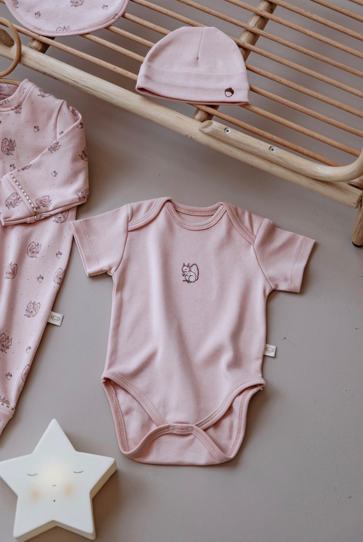 Set Materniteti 4-Pjese me keter roze – "Pink Squirrel"