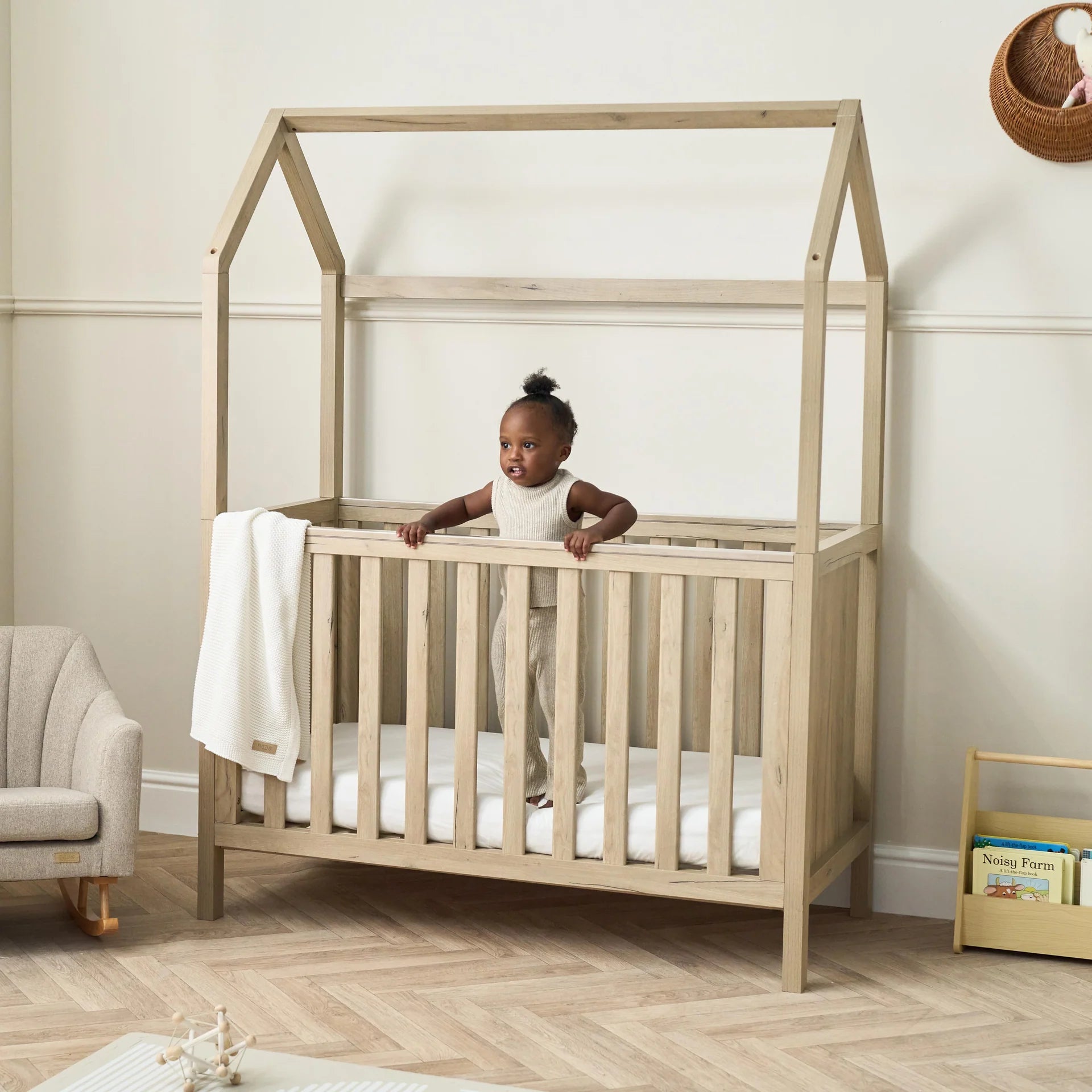 Krevat Bebe 3-ne-1 Casa – Nga Lindja ne Moshat Shkollore – Harvest Oak