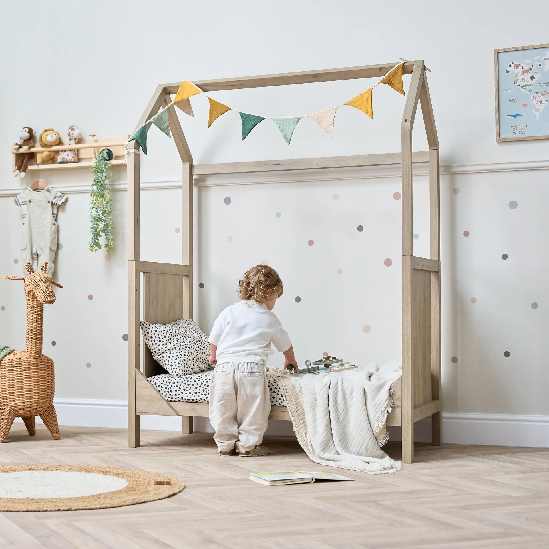Krevat Bebe 3-ne-1 Casa – Nga Lindja ne Moshat Shkollore – Harvest Oak