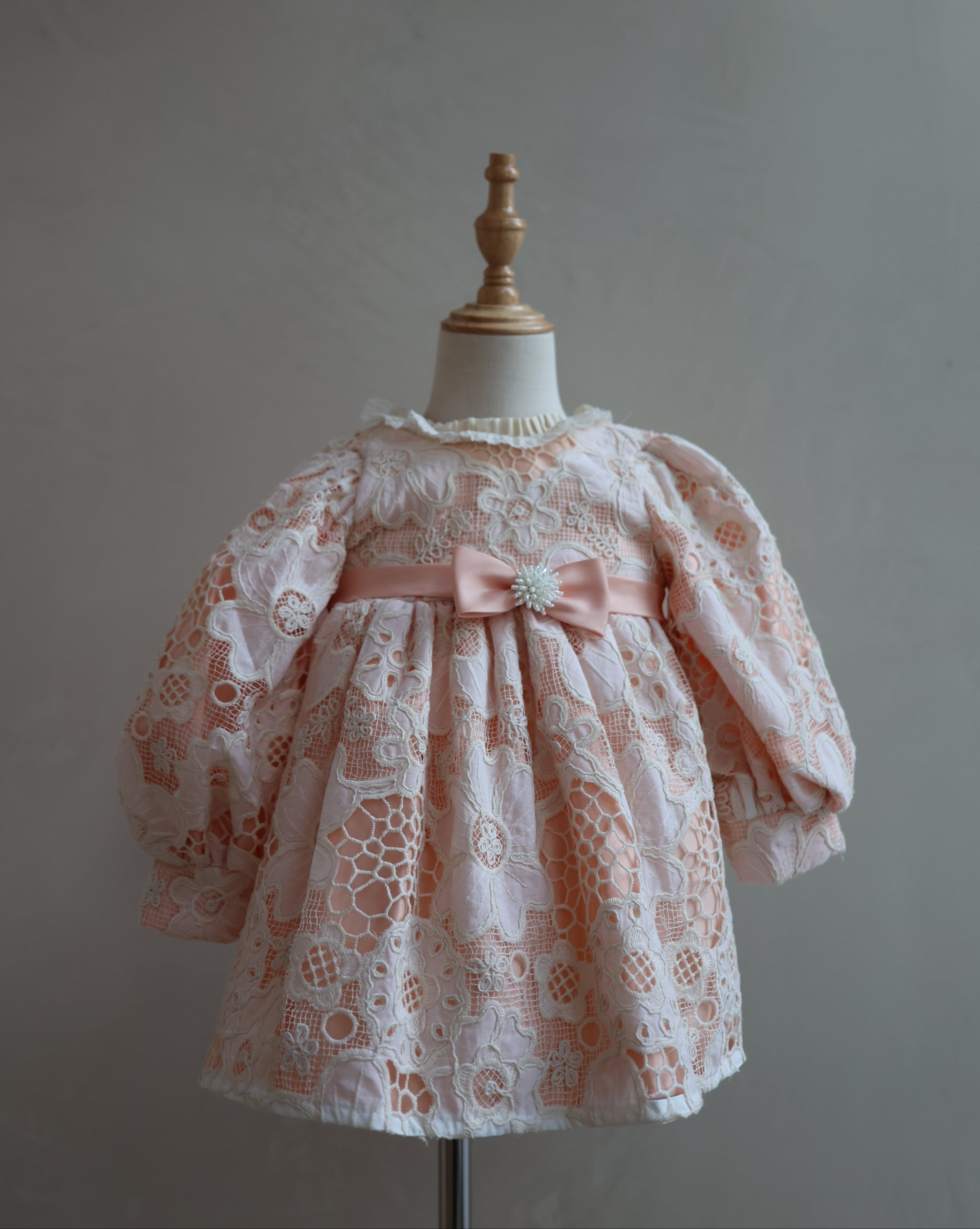 Fustan Ceremonial - "Royal Peony"