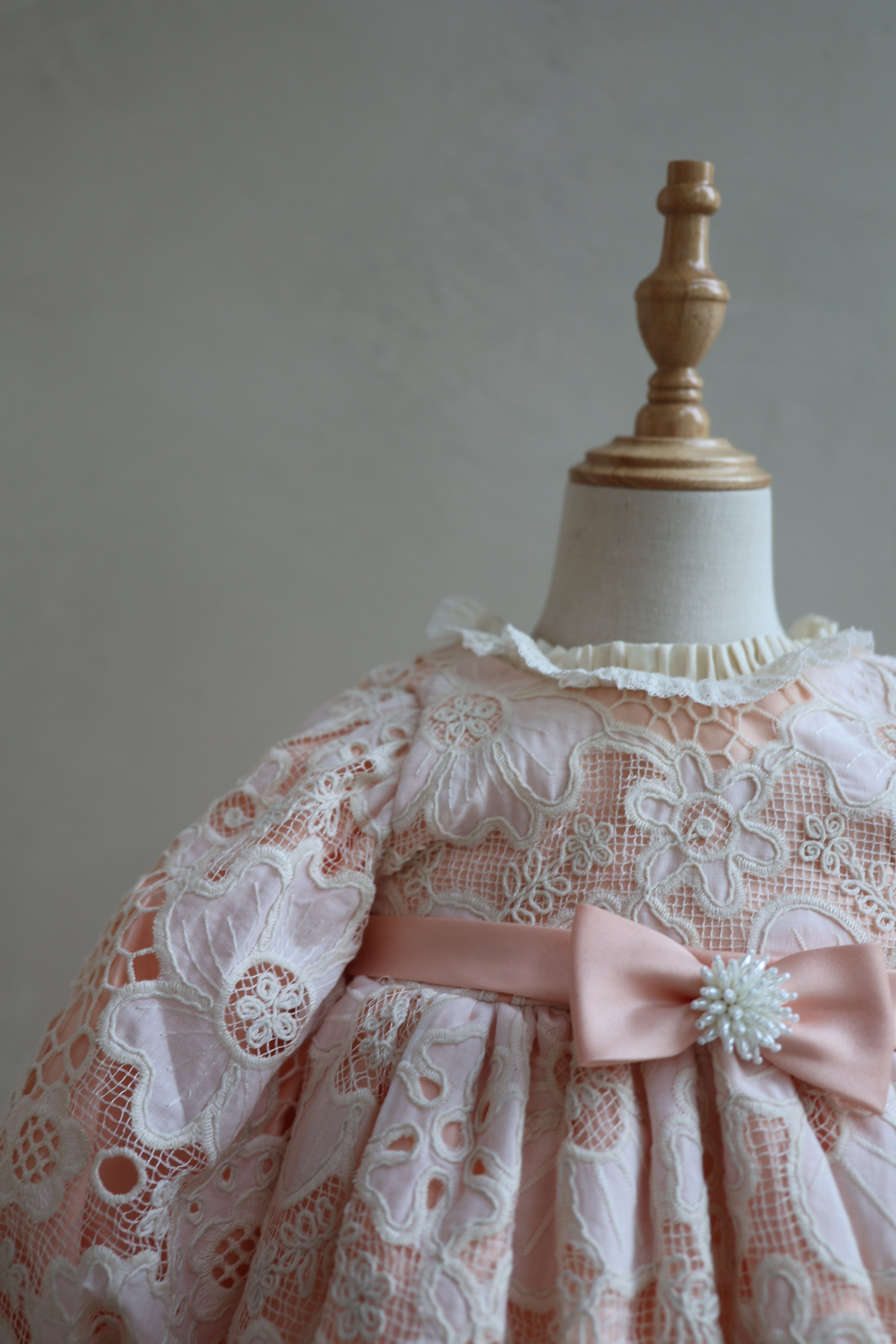 Fustan Ceremonial - "Royal Peony"