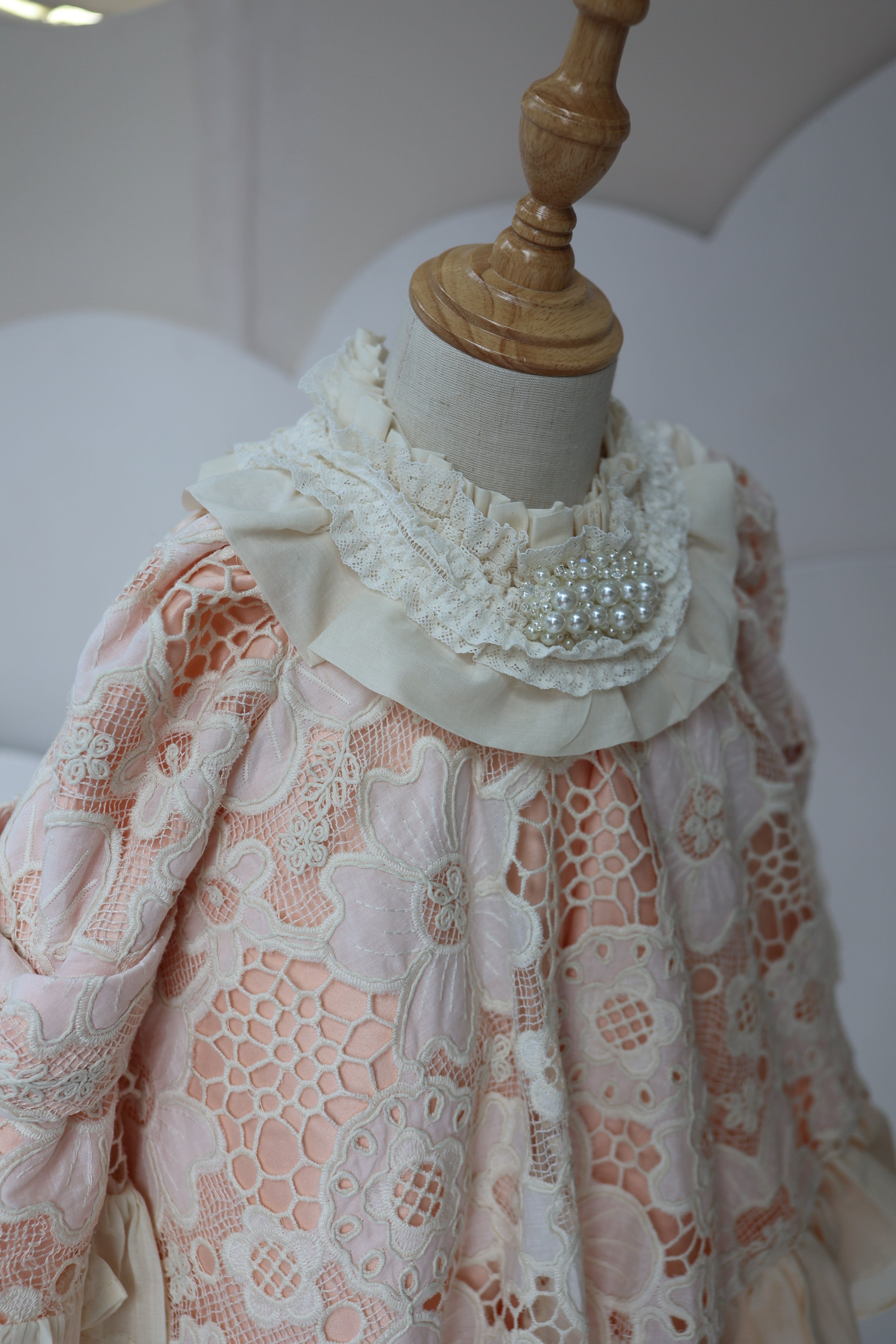 Fustan Ceremonial - "Vintage Grace"