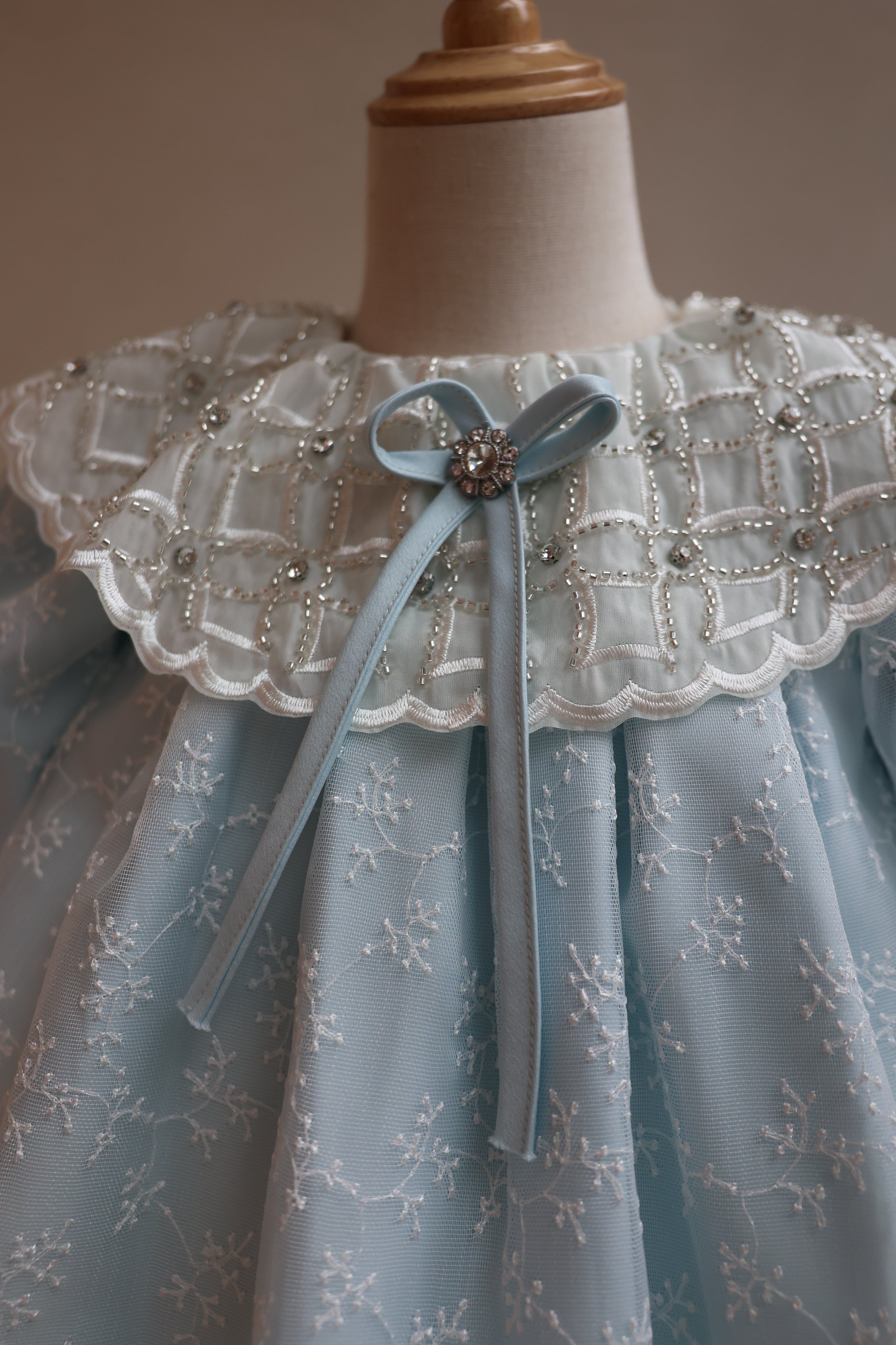Fustan Ceremonial "Azure Lattice"