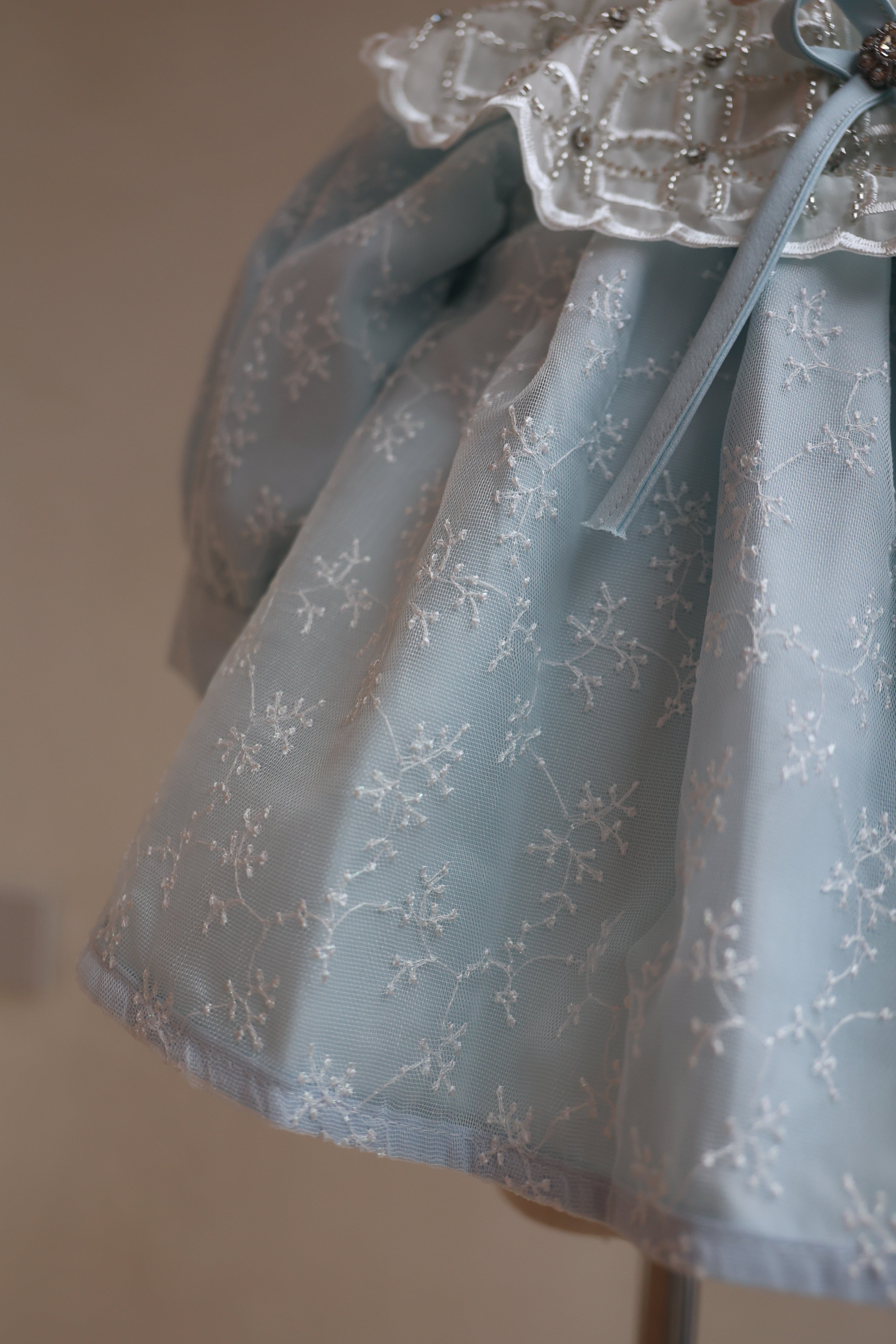 Fustan Ceremonial "Azure Lattice"