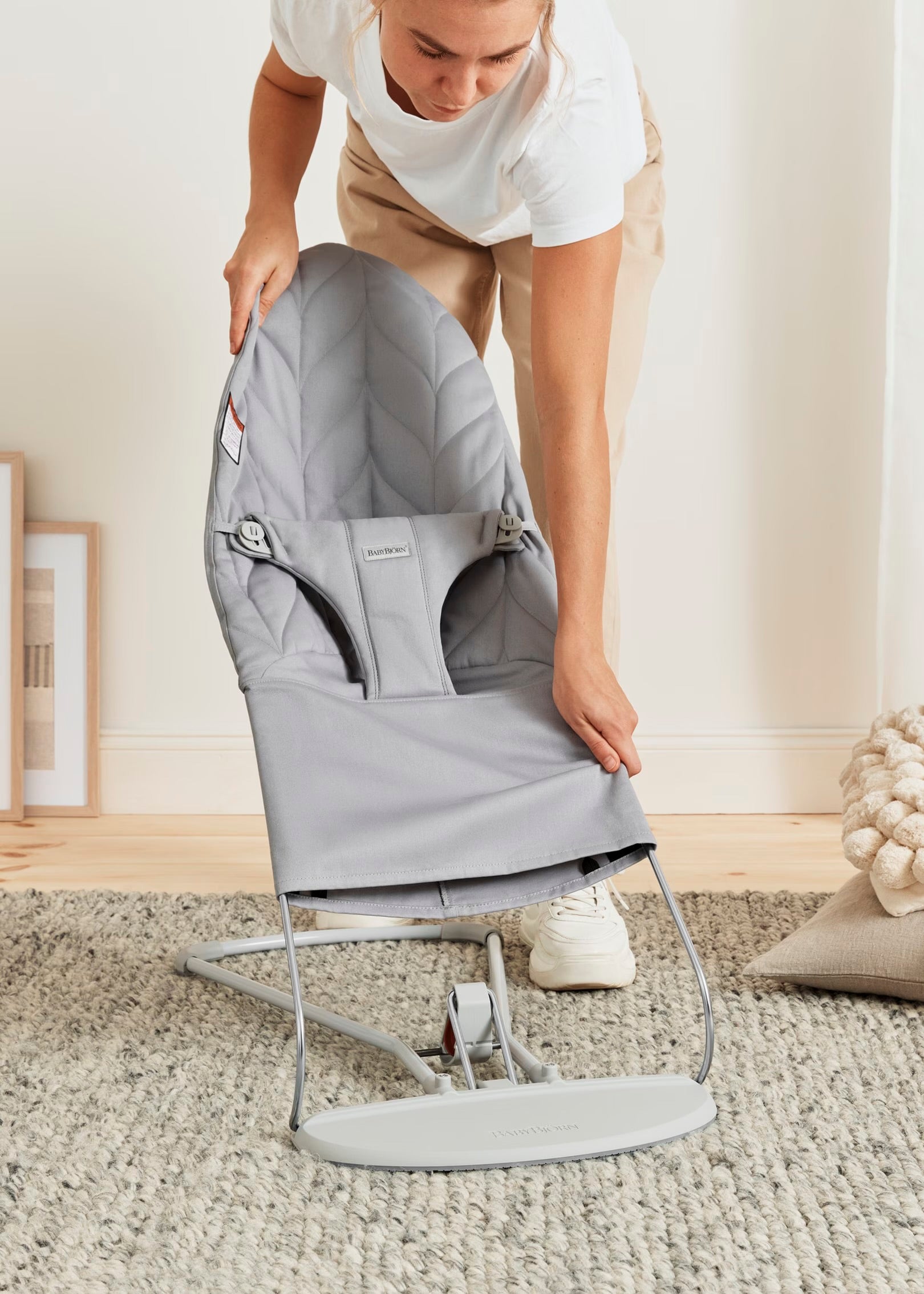 BBJ Bouncer Bliss, Woven Petal Quilt, Light grey