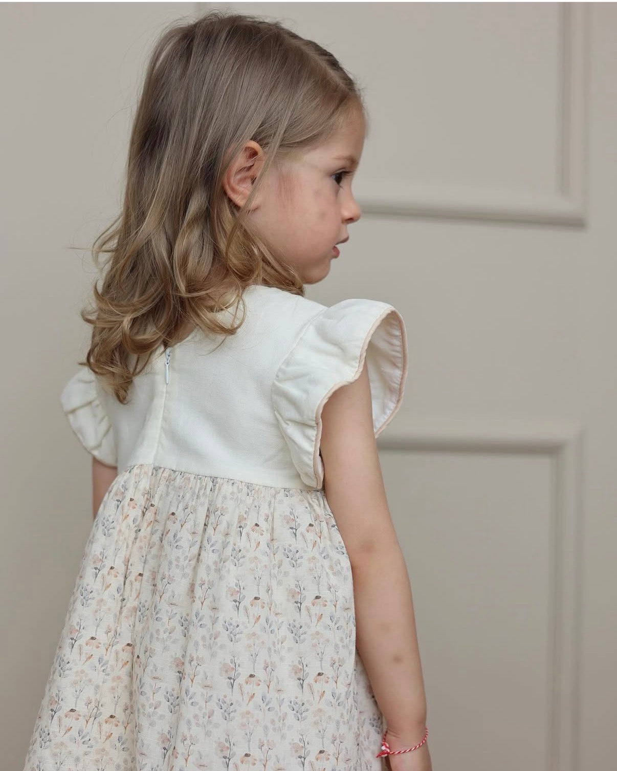 Fustan "Wildflower" Beige – me Menge Butterfly