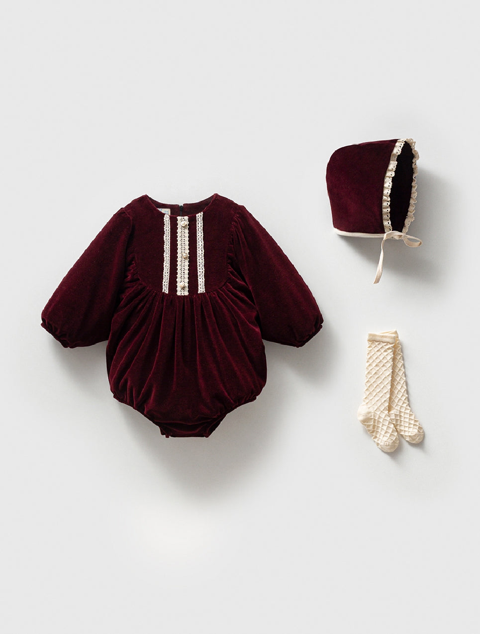 Romper Velvet Bordo me Kapuc, Kapele dhe Corape