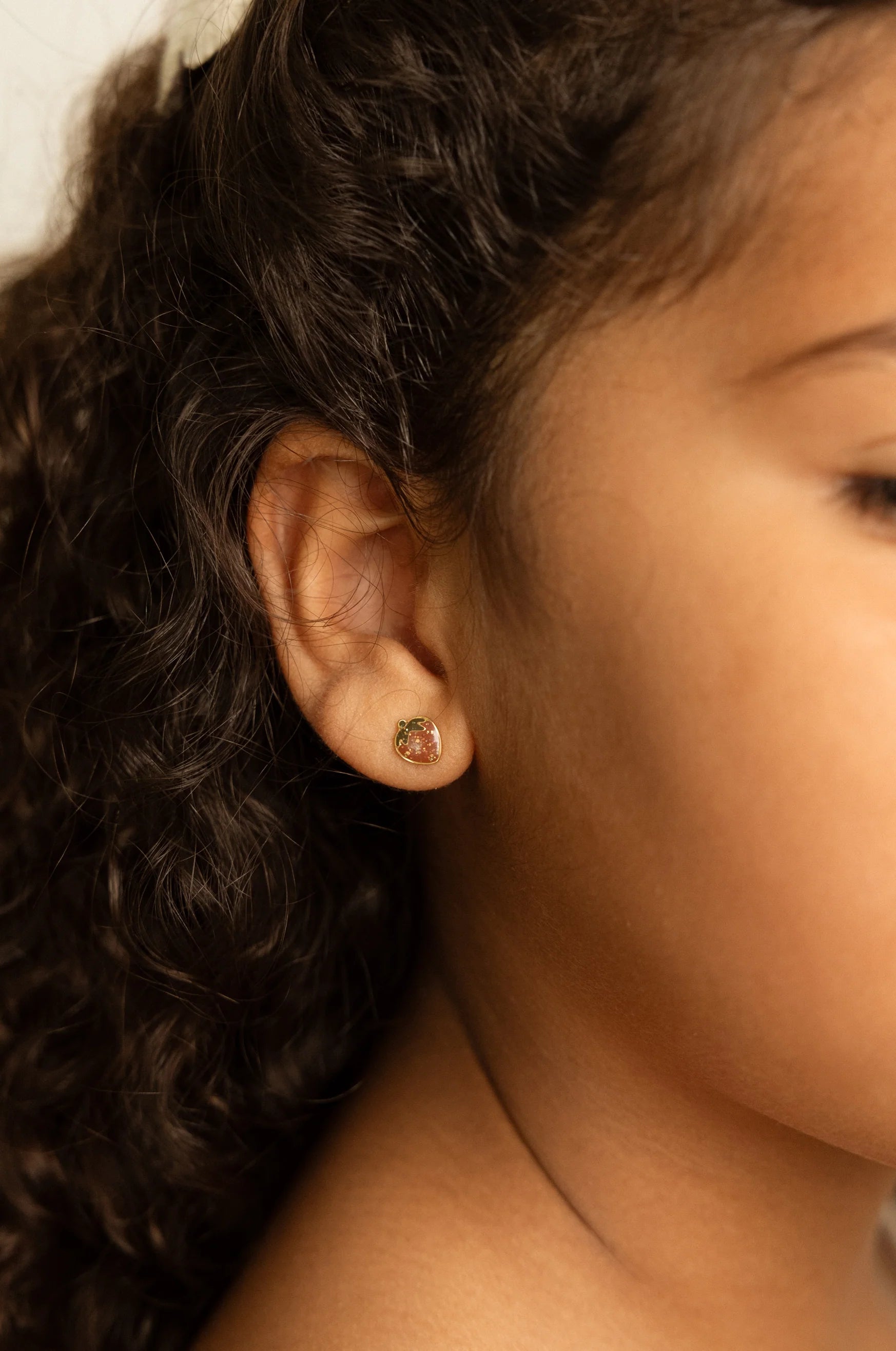 Vathë Me Luleshtrydhe Te Veshur Me Ar 14k