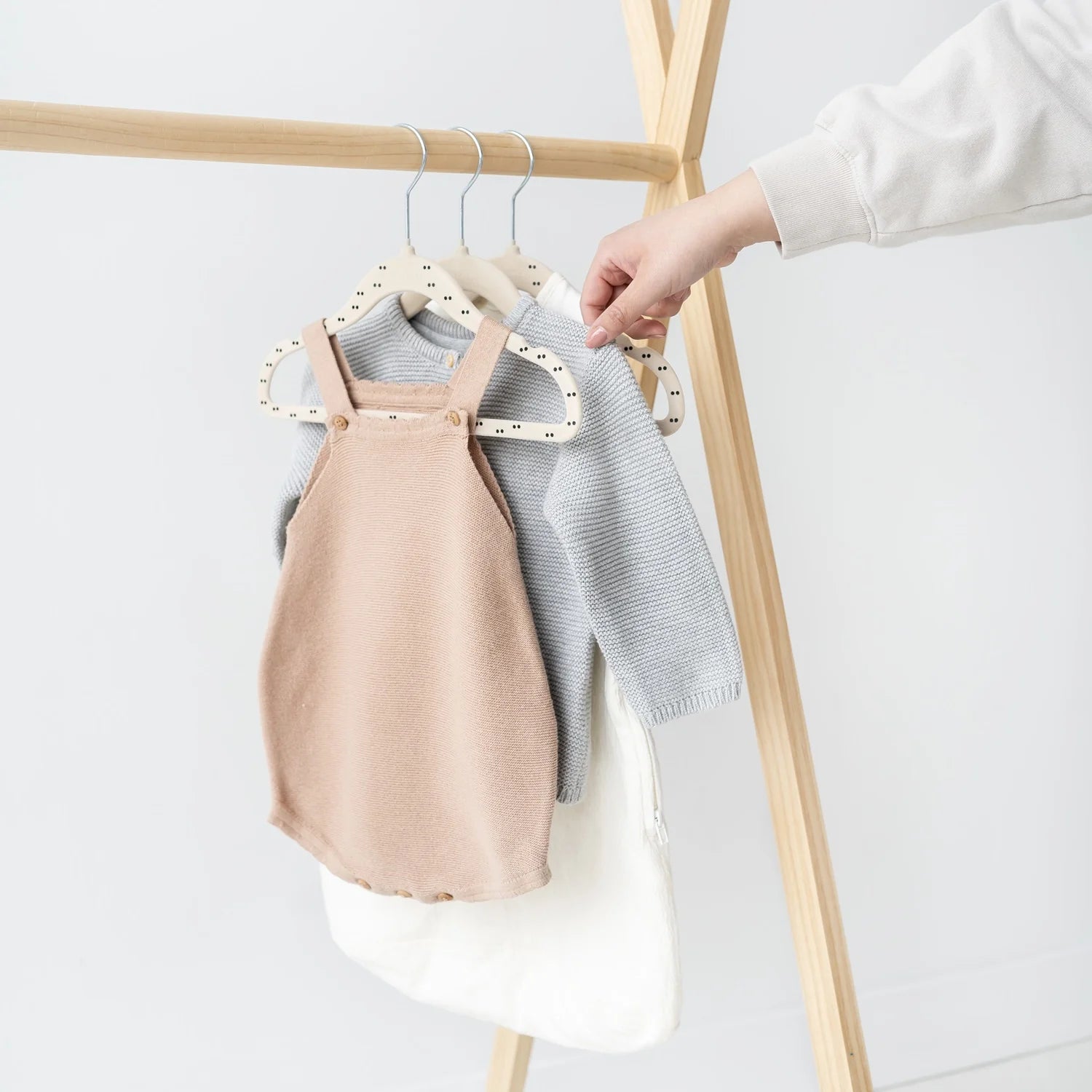 Set me 15 Varese Rrobash Kunder Rreshqitjes - Dot Beige