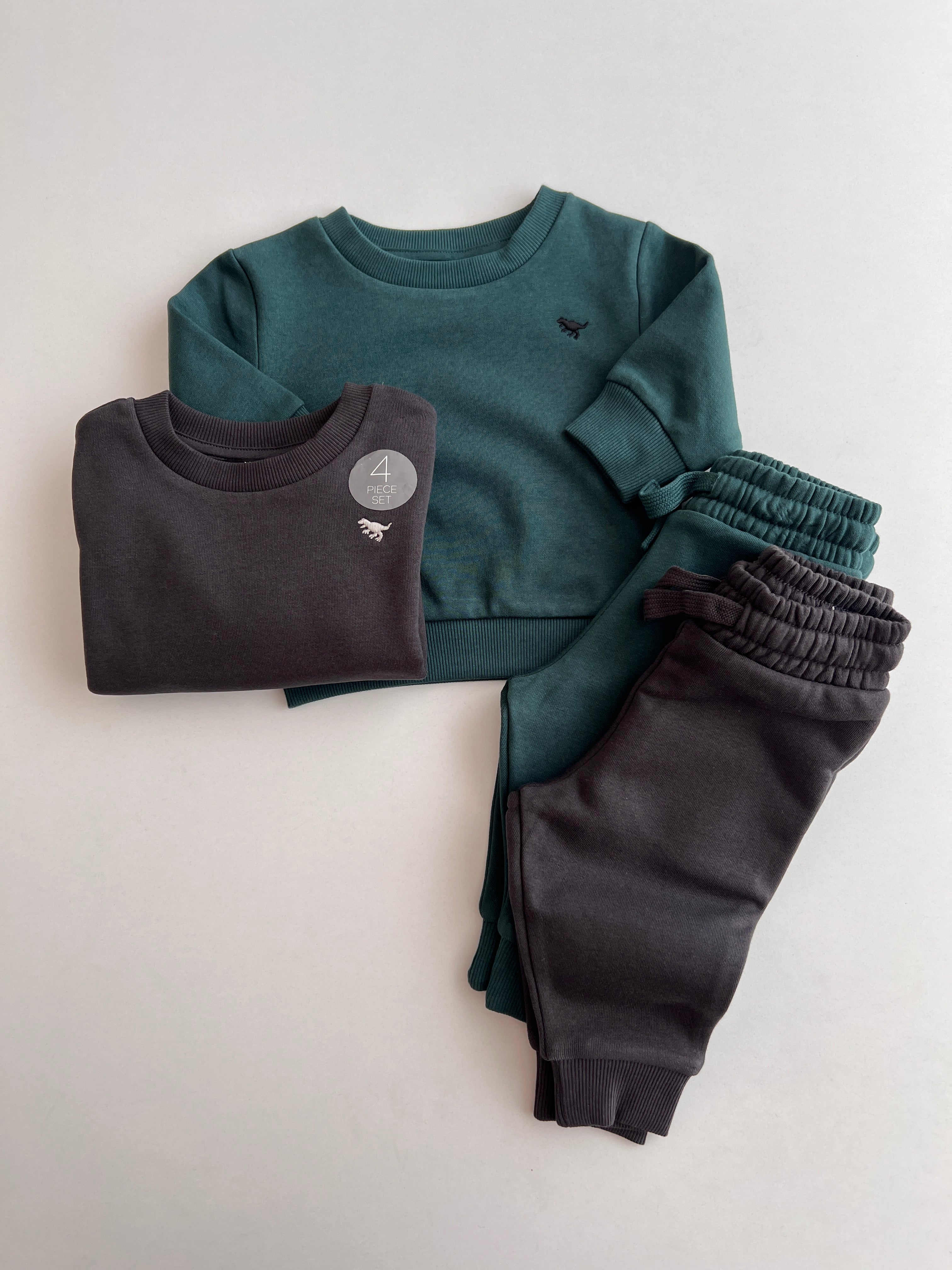 Set me 2 Kostume Jeshile e Eret & Hiri/Antracit