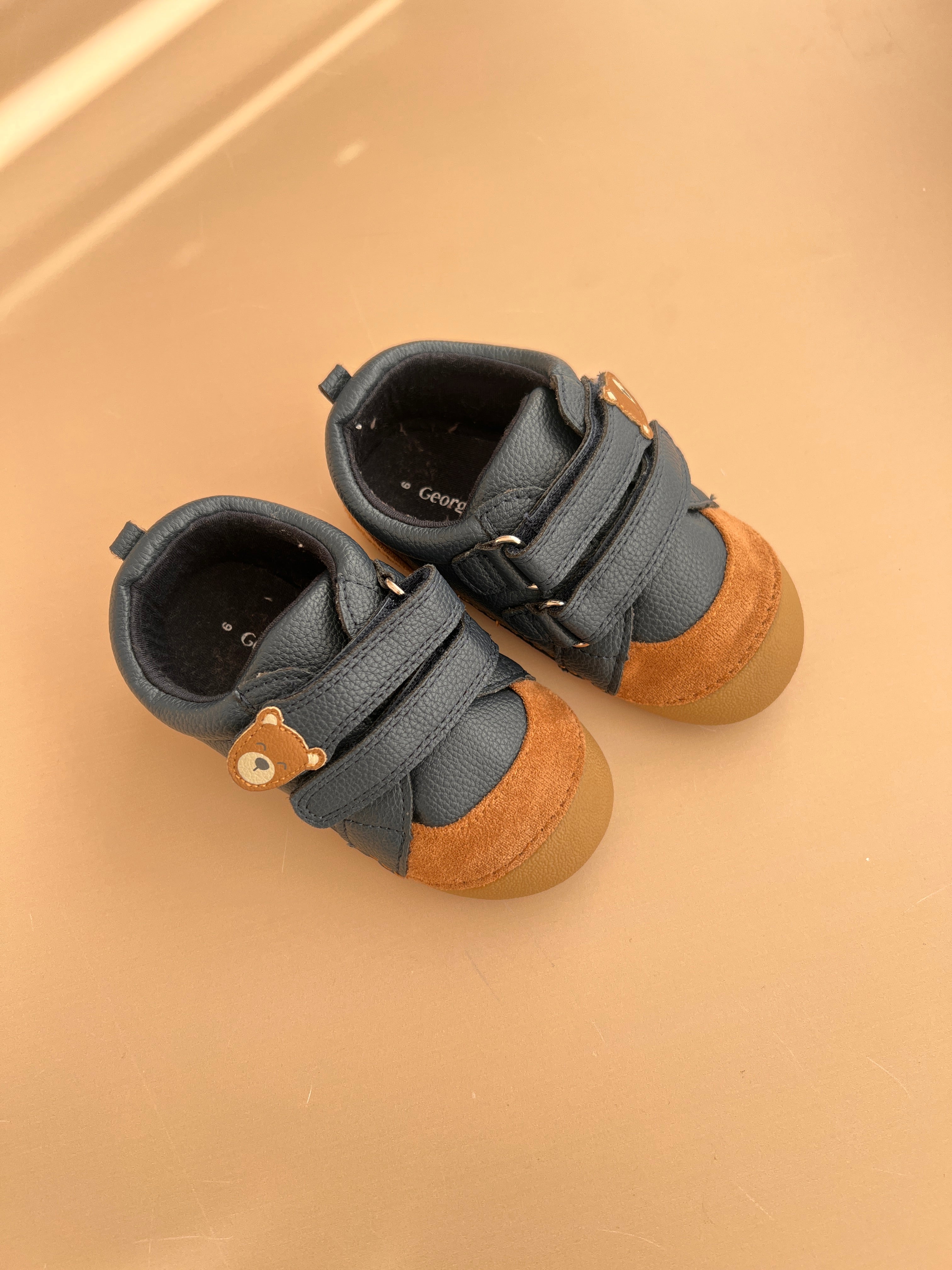 Atlete Sportive "Little Bear": Stil dhe Qendrueshmeri per Djem