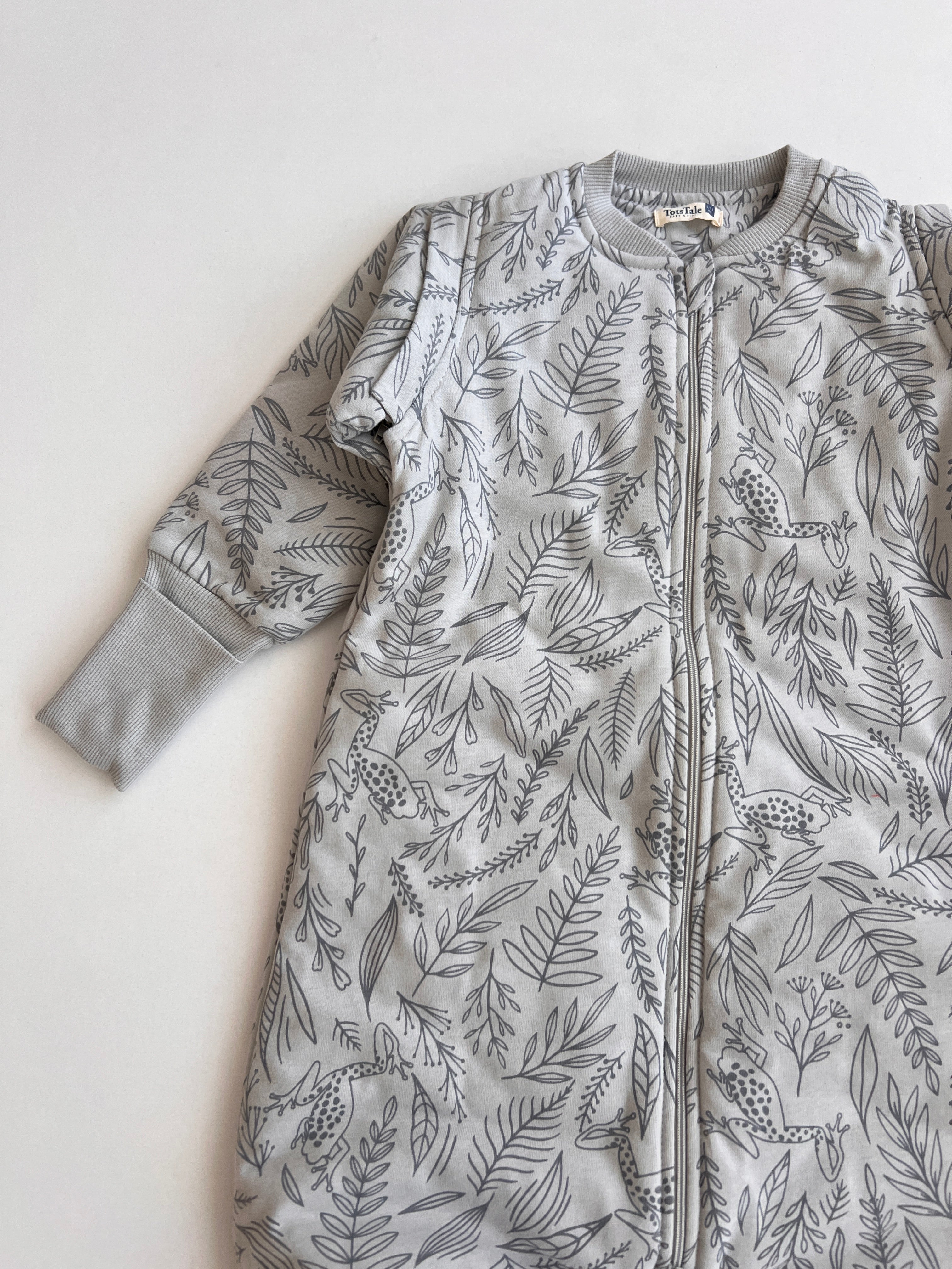Thes Gjumi (2.5 TOG) "Little Frog Navy" – 100% Pambuk