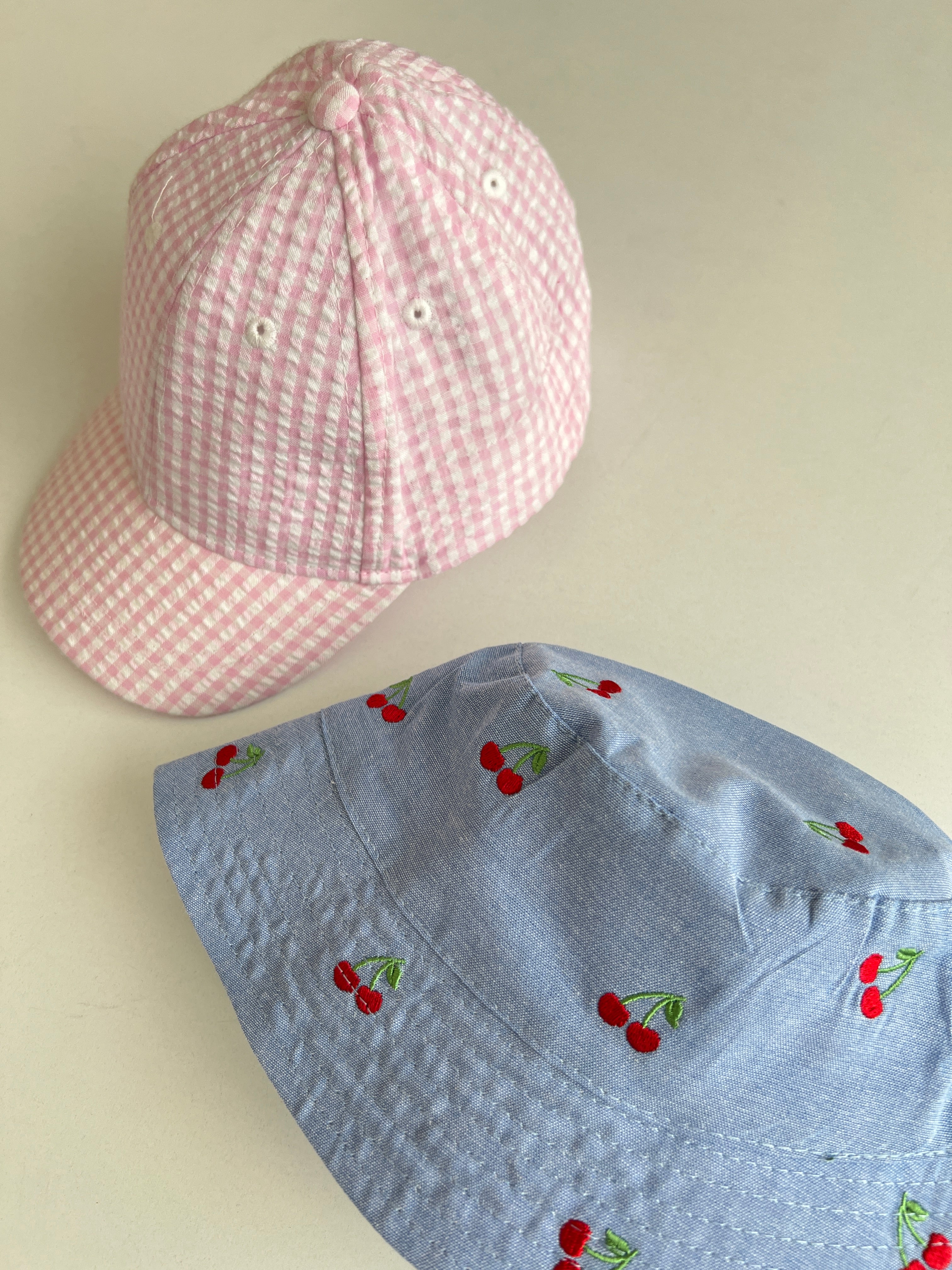 Seti i Kapelave Verore: "Cherry & Gingham"