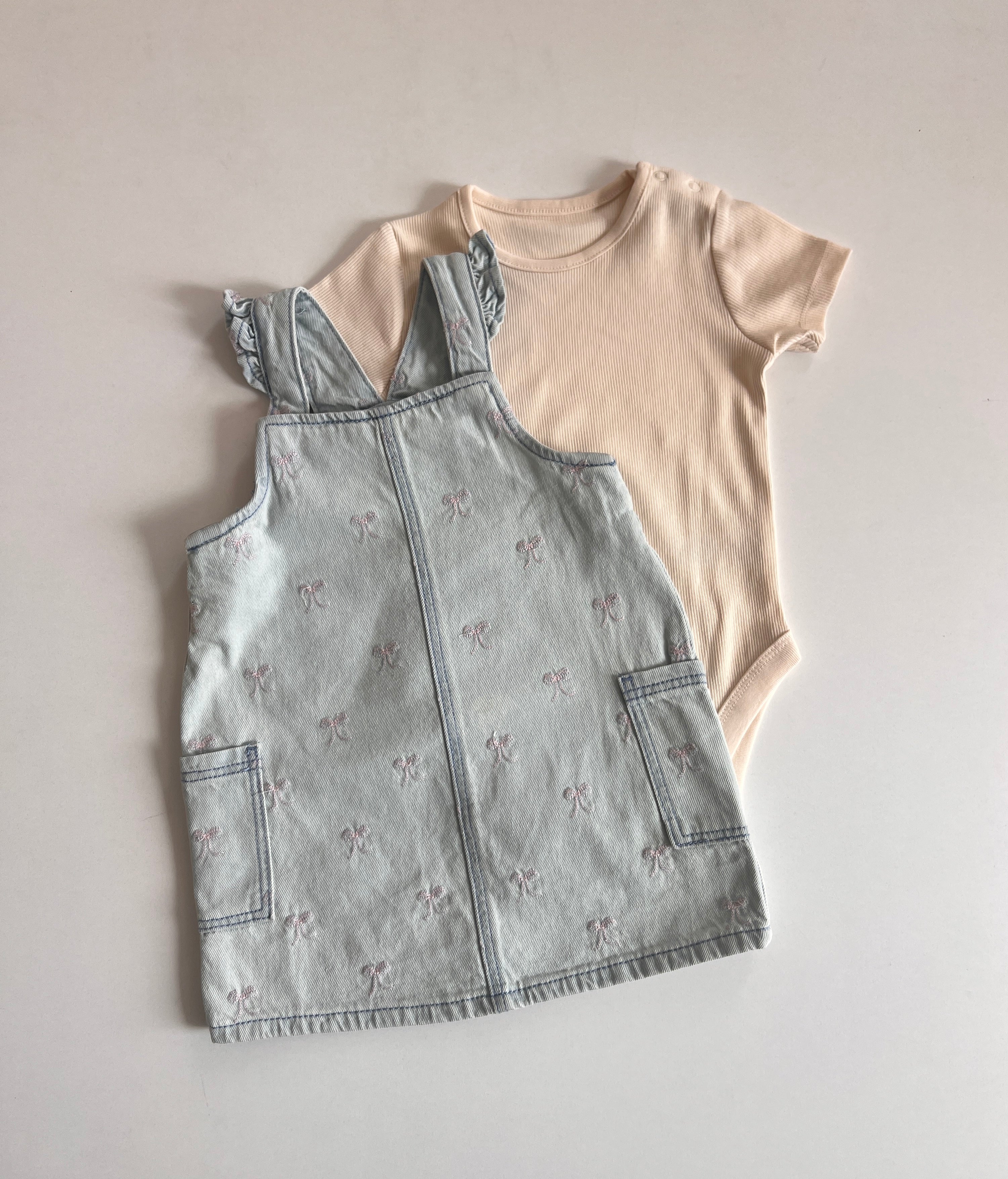 Fustan Xhins me Body poshte