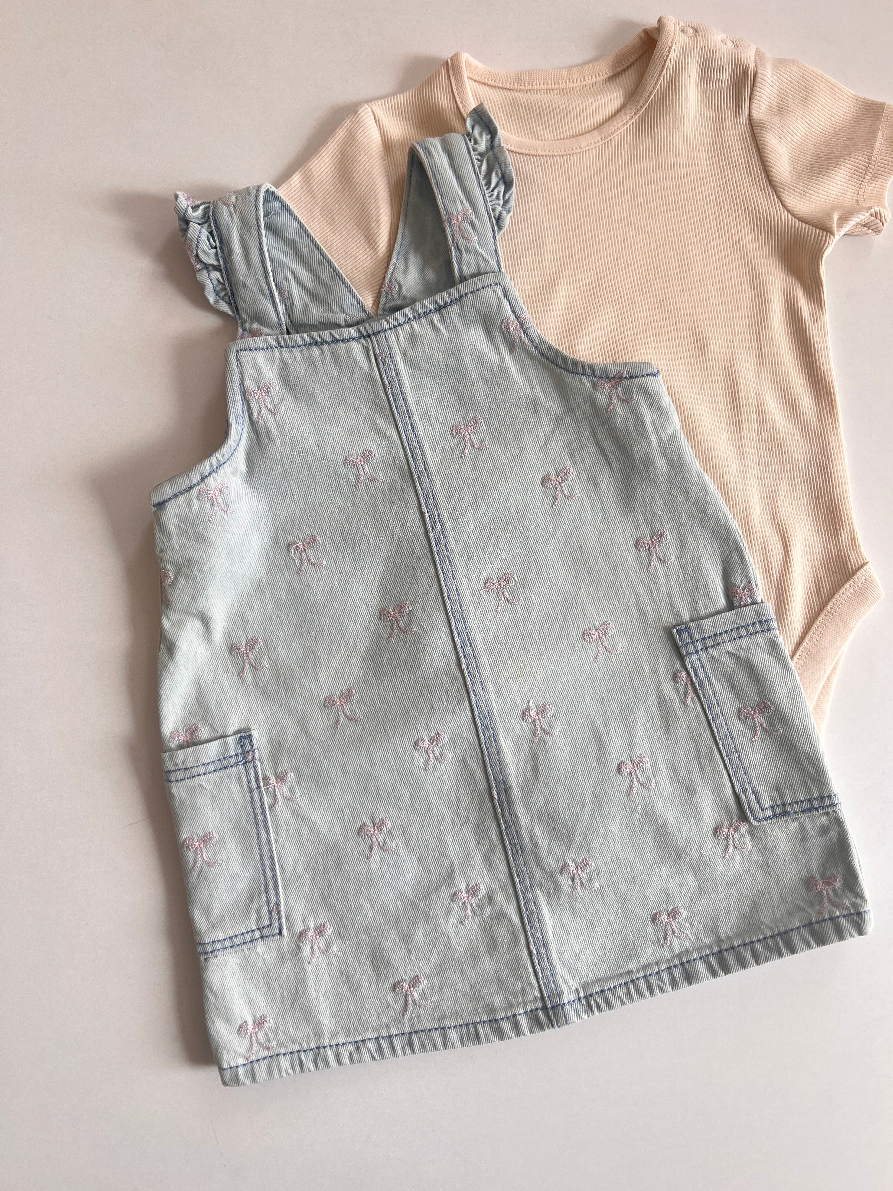 Fustan Xhins me Body poshte