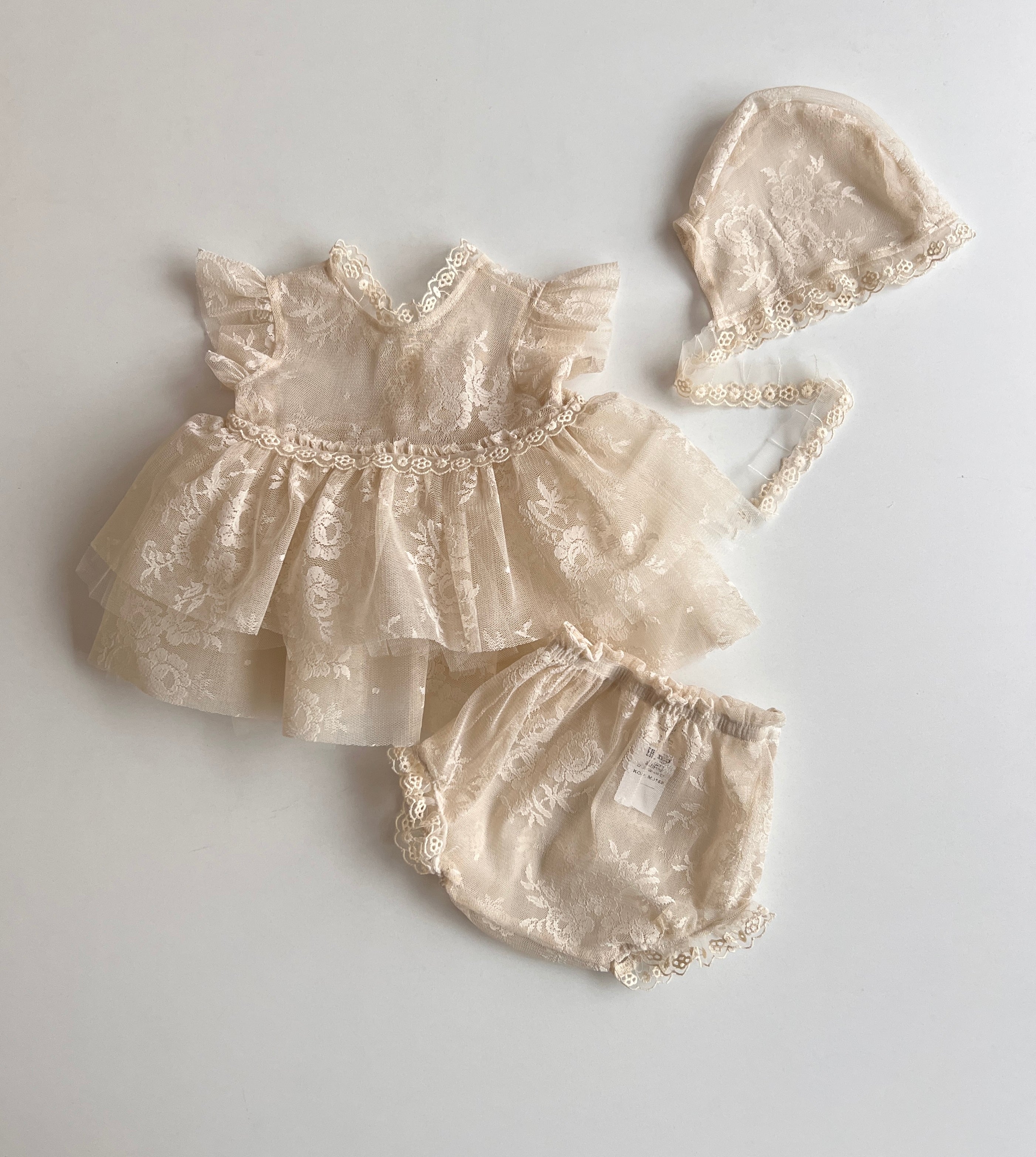 Fustan me Mbathje dhe Kapuc - Tantelle me Lule