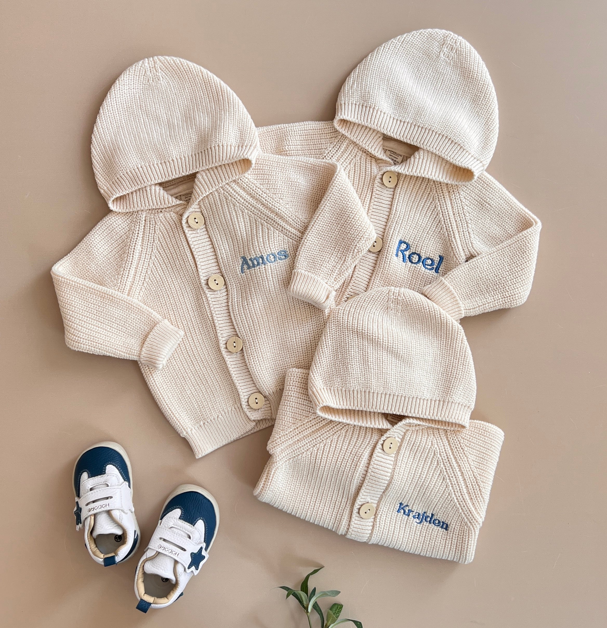 Triko me Thurje ngjyre Krem/ Cream