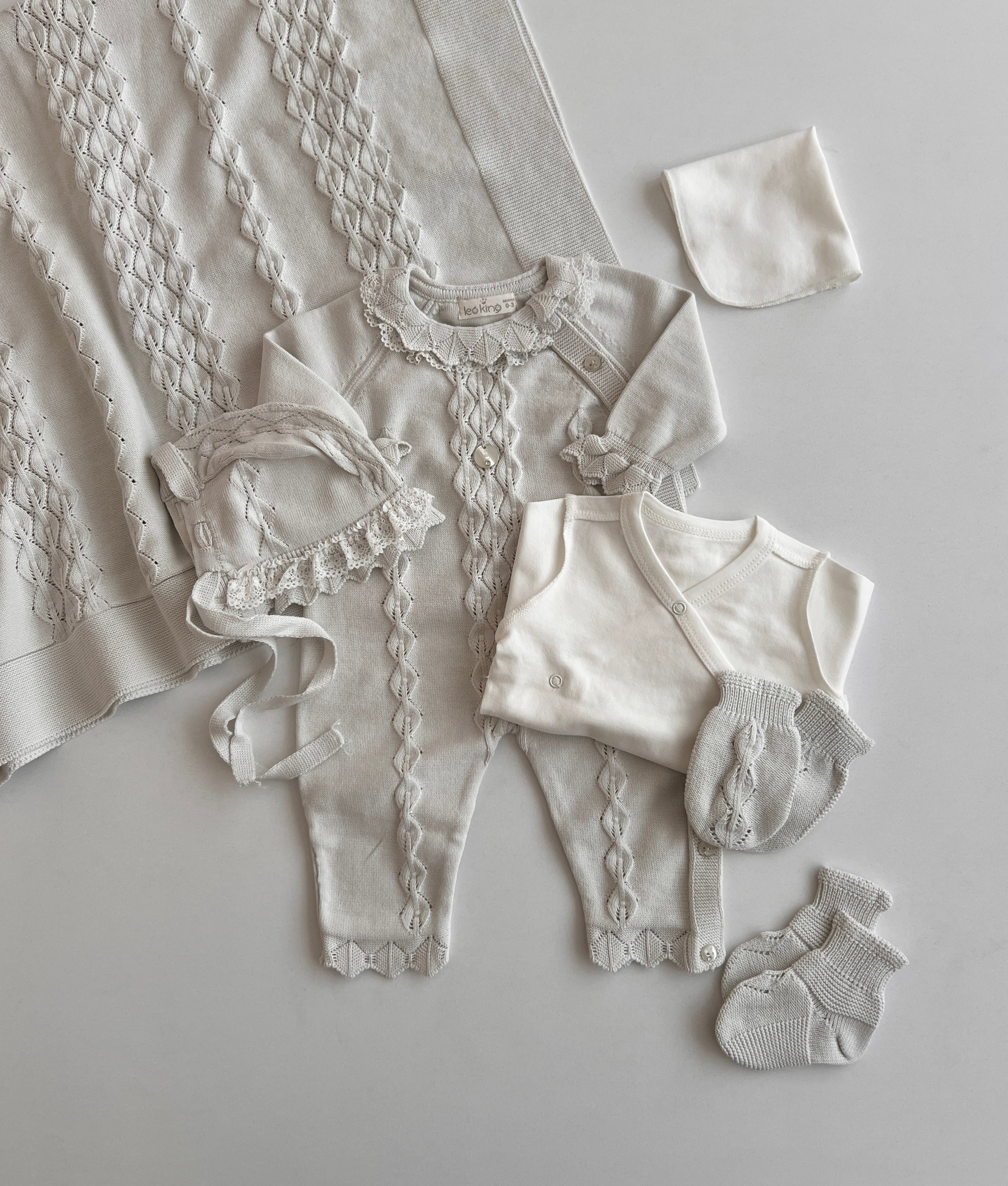 Set Materniteti me 7 Pjese me Thurje - Light Grey
