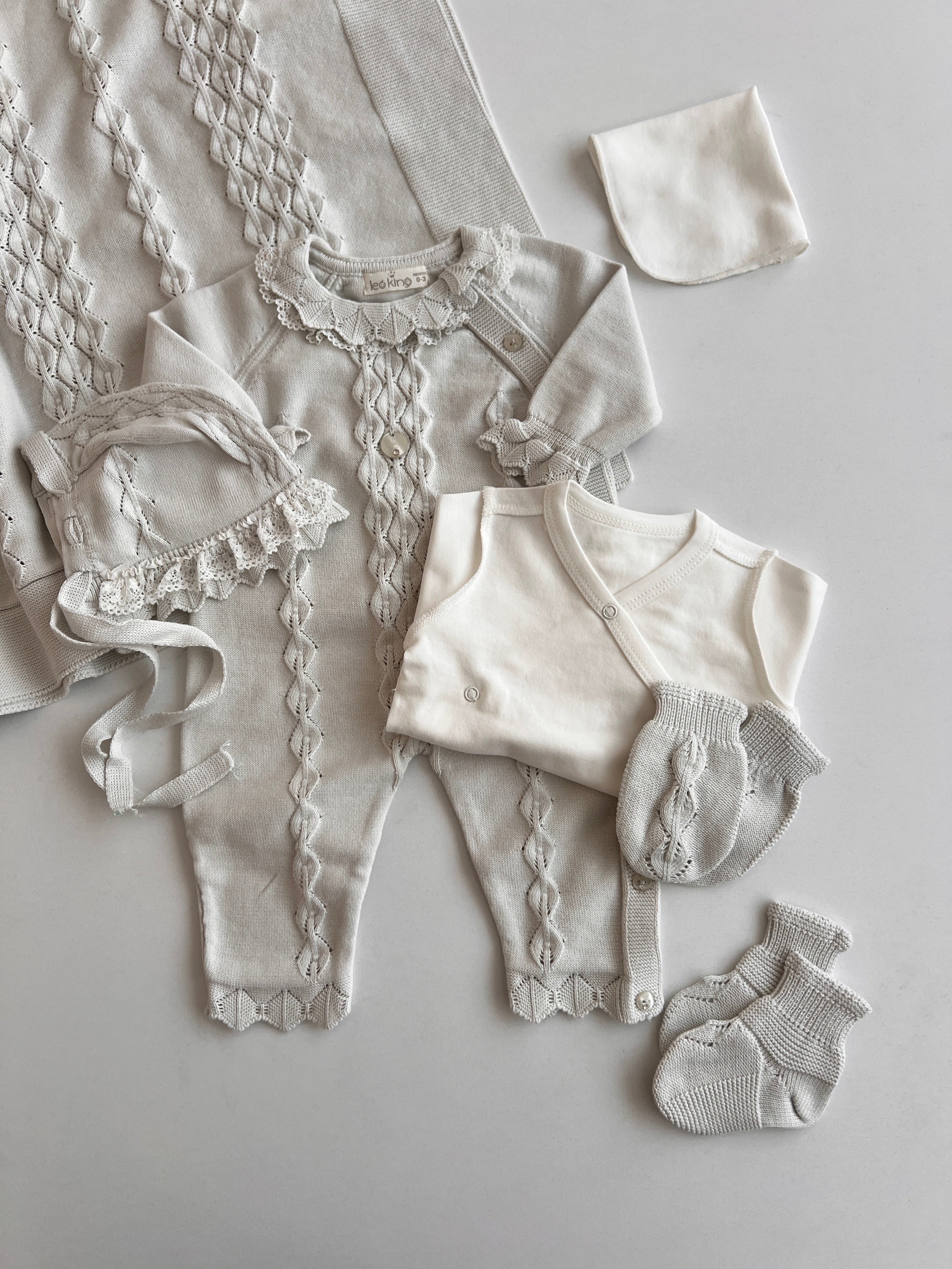 Set Materniteti me 7 Pjese me Thurje - Light Grey