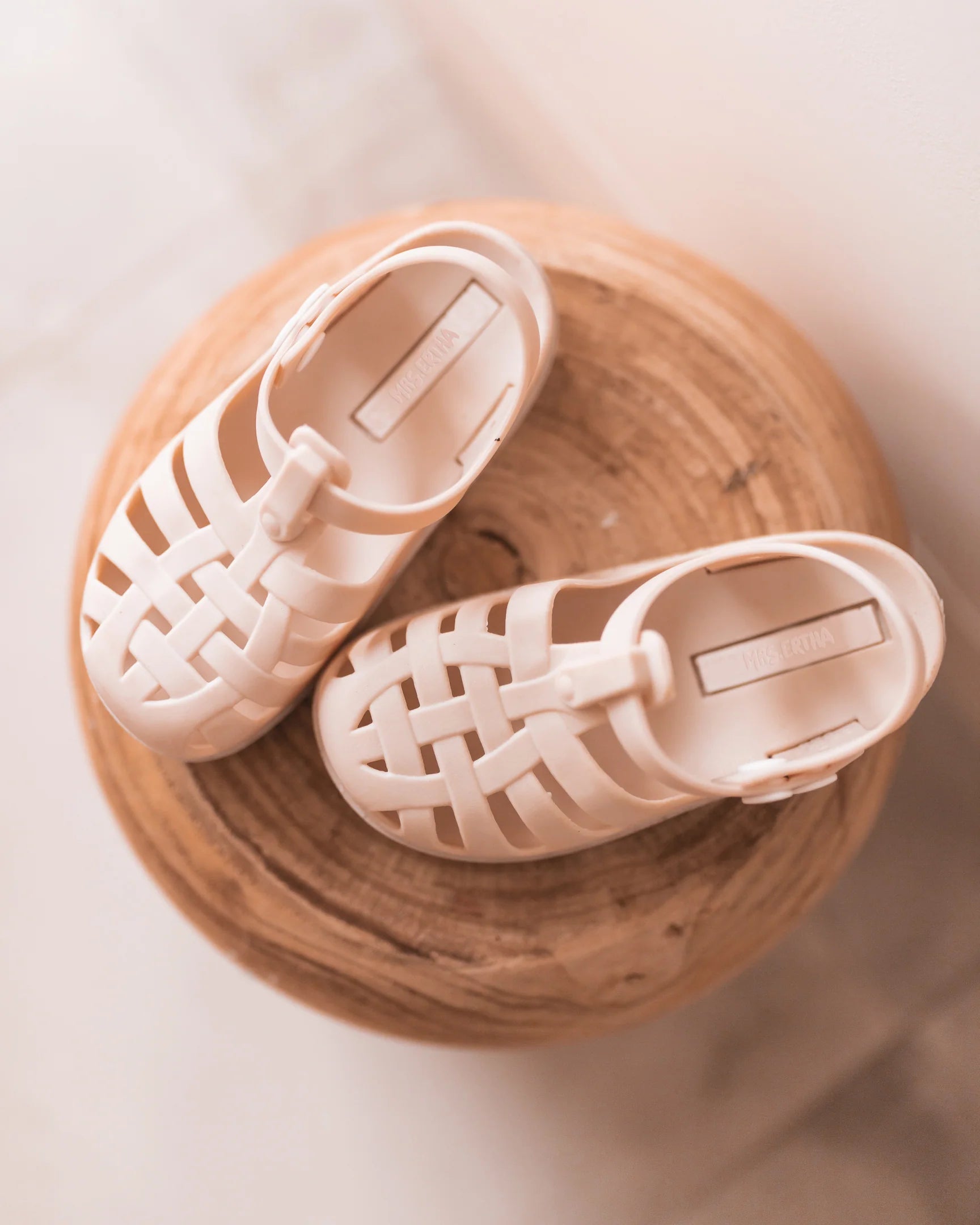 Sandale – Model "Flopper" Coconut Milk