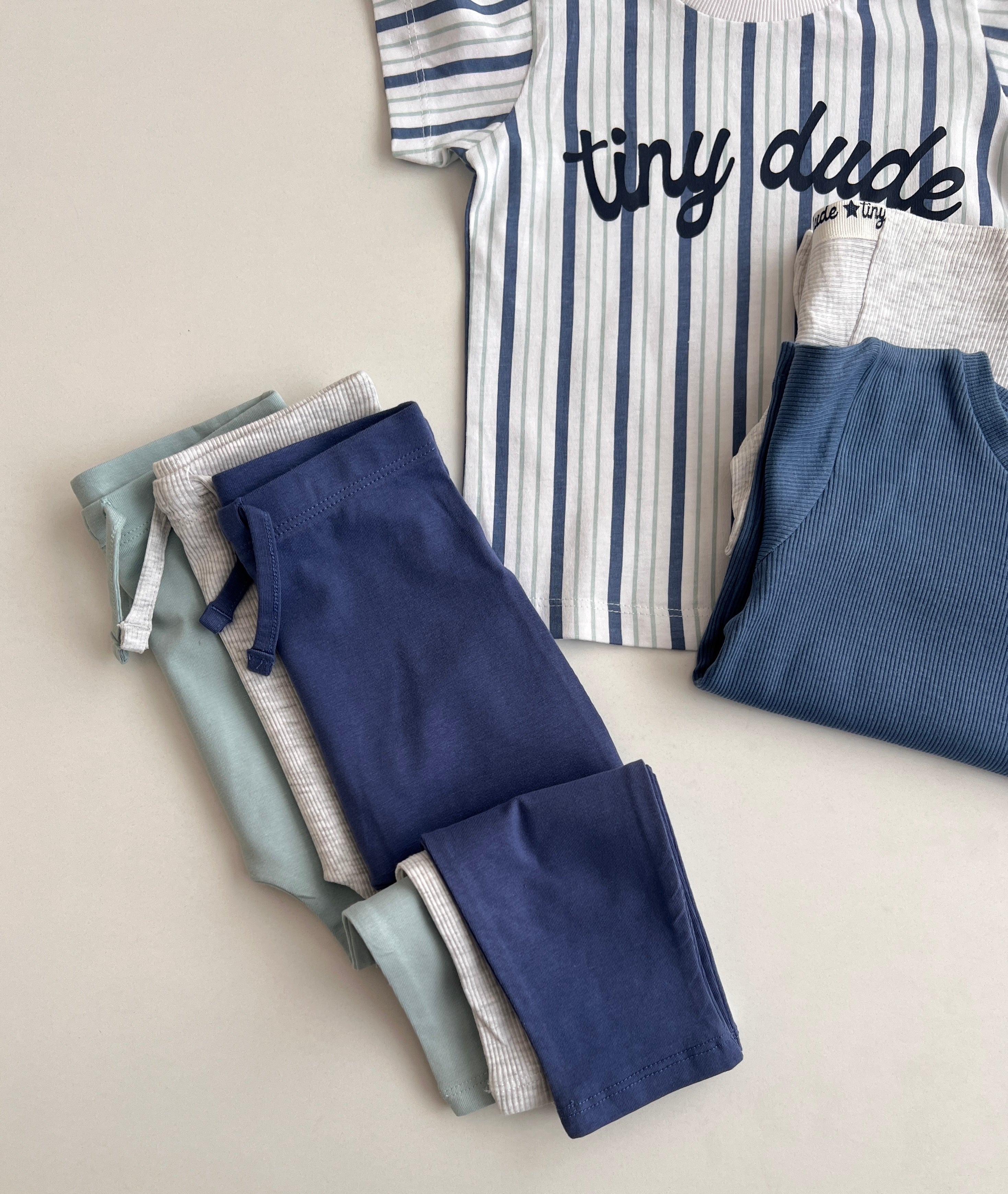 Set me 3 Kostume "Tiny Dude"