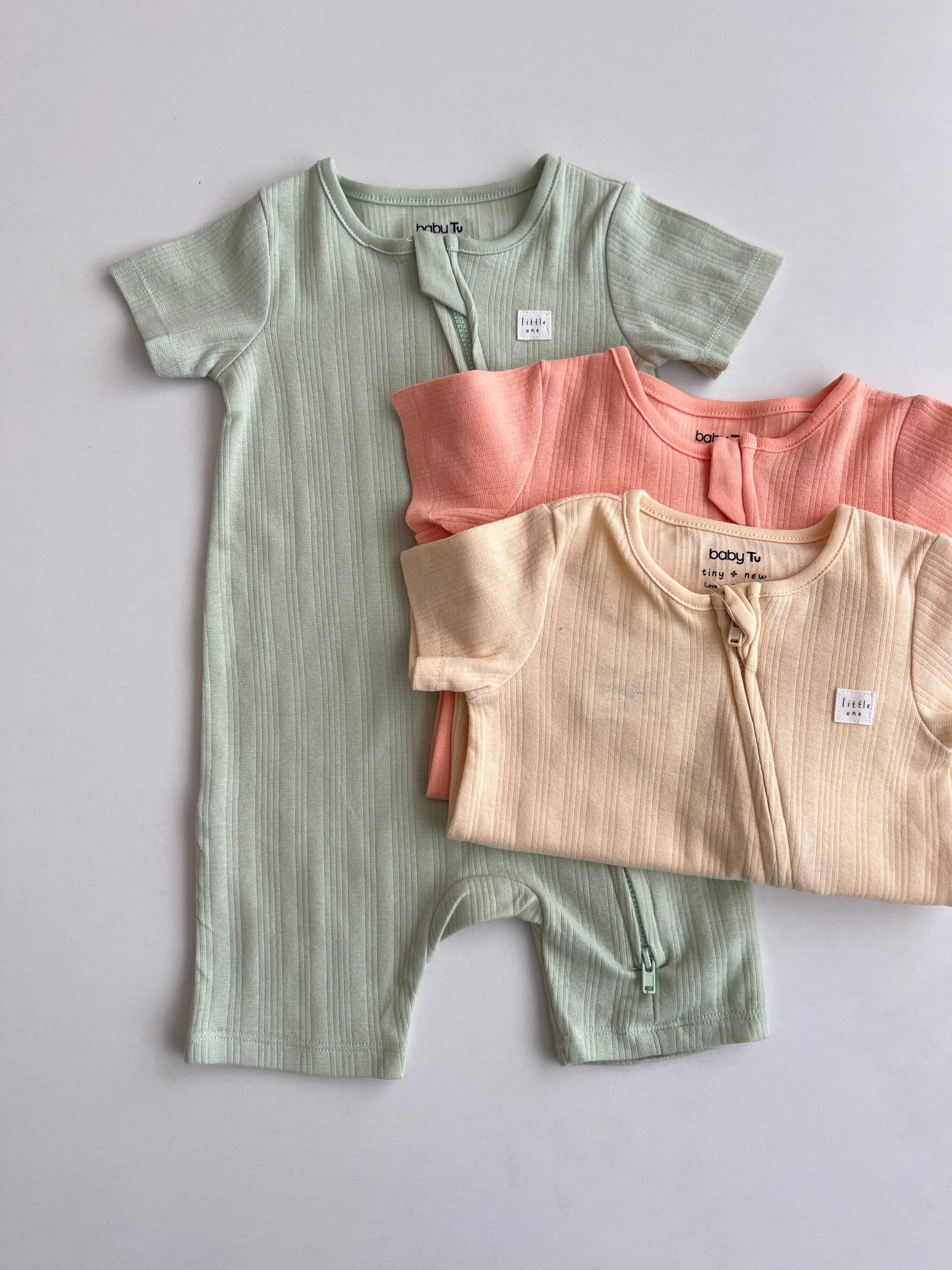 Set me 3 Rompera Ngjyra Pastel - "Ribbed Comfort"