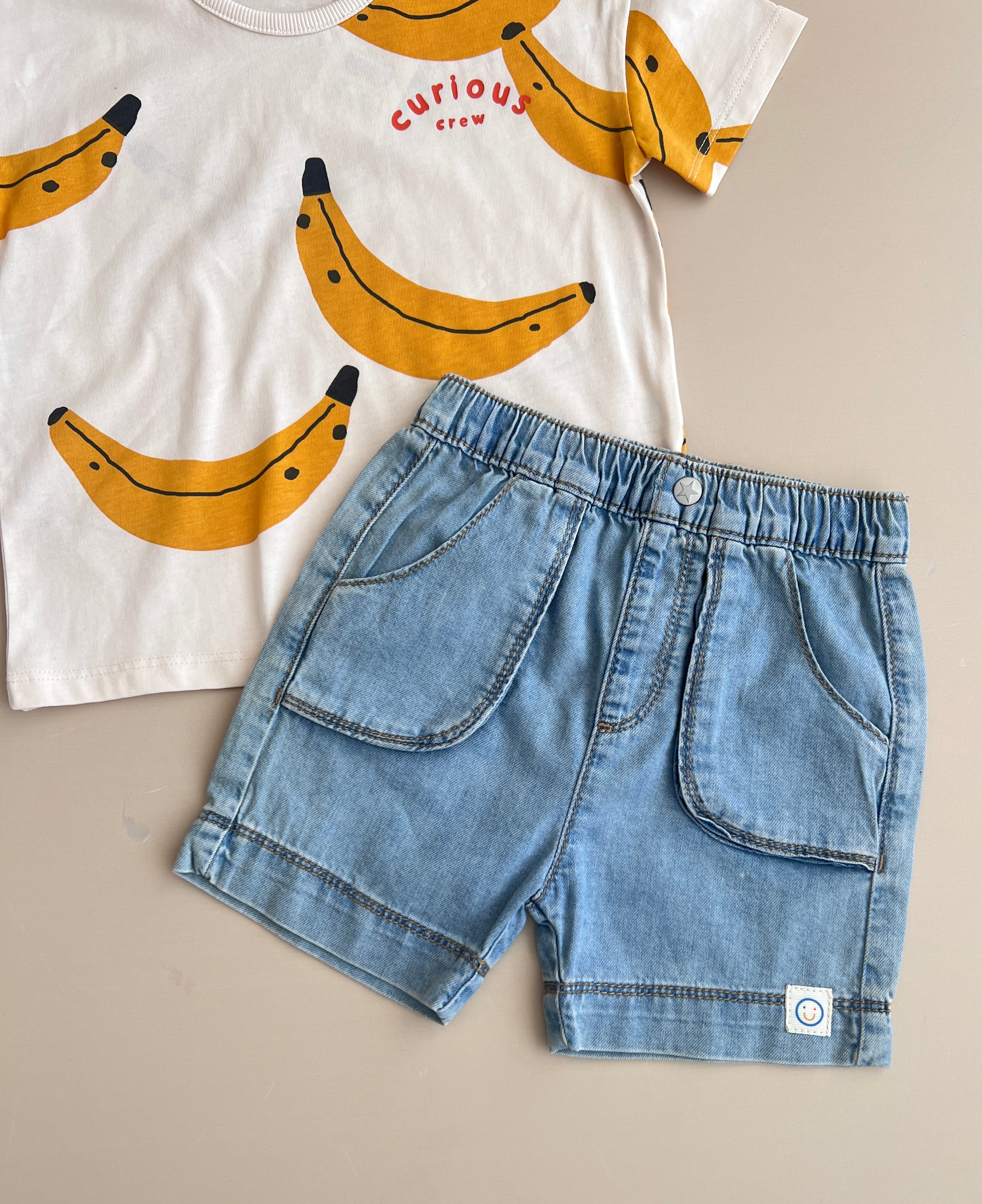 Kostum "Curious Banana" – Bluze & Pantallona Xhins