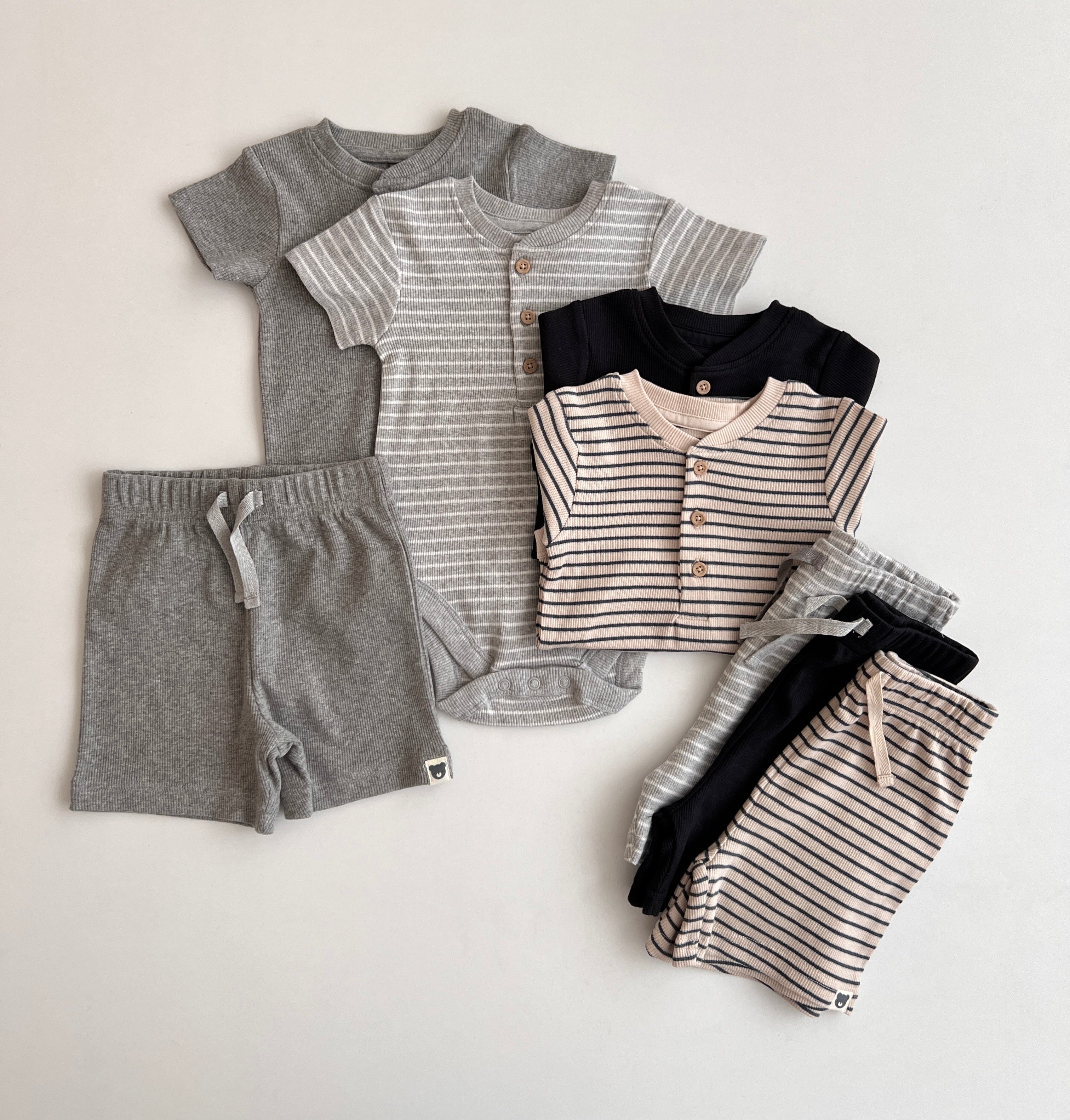 Set me 4 Kostume - Body & Tuta te Shkurtra